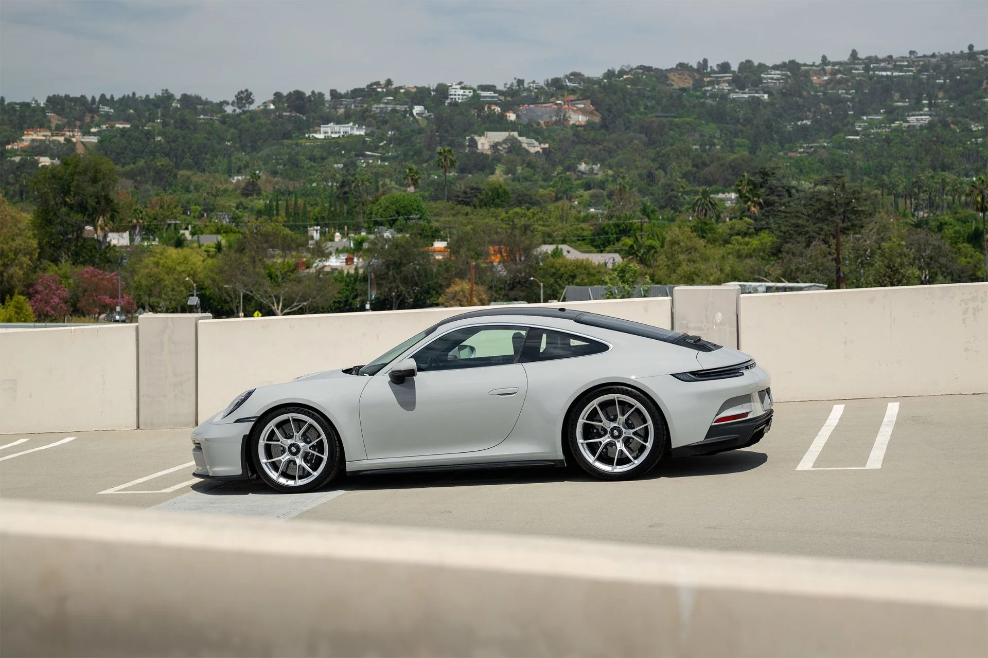 mph017_2932335220_Used_2022_Porsche_911_GT_3_Touring_1788909258_ec5a3605d3
