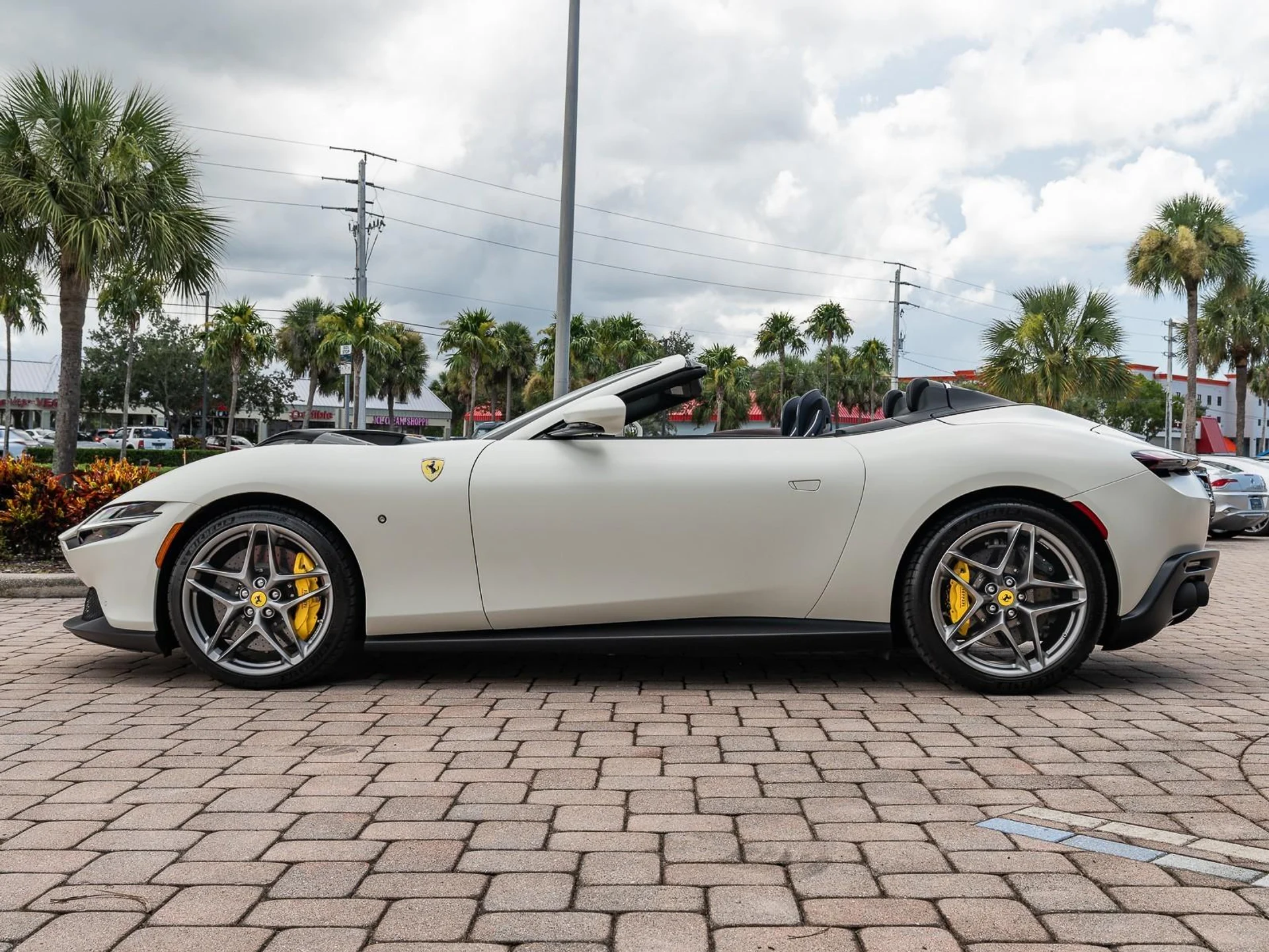 mph017_2932721297_Used_2024_Ferrari_Roma_Spider_1755032741_47c65a43f6