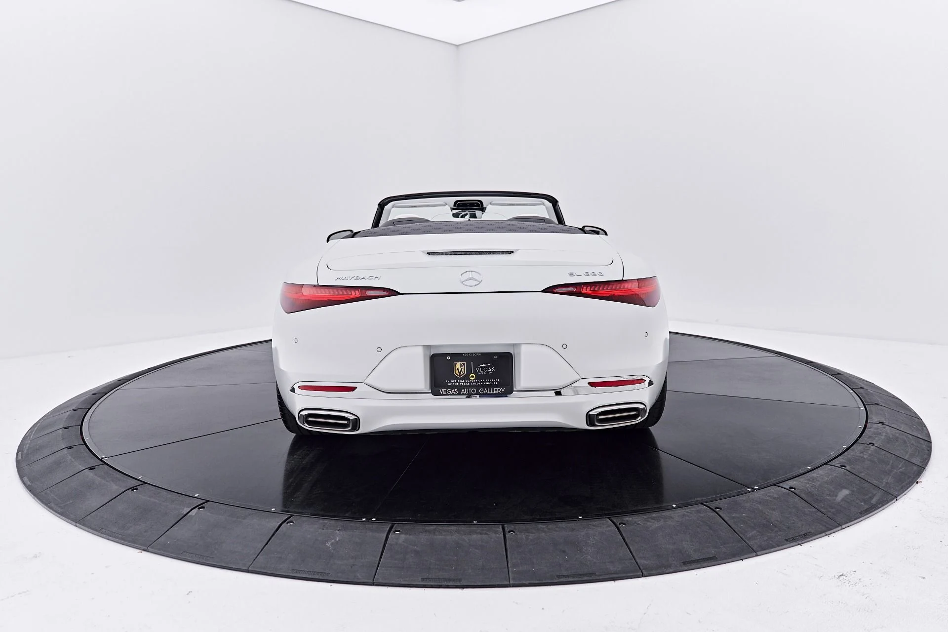 mph017_2936662103_Used_2026_Mercedes_Benz_SL_Class_Maybach_SL_680_1790357657_ea05b28648