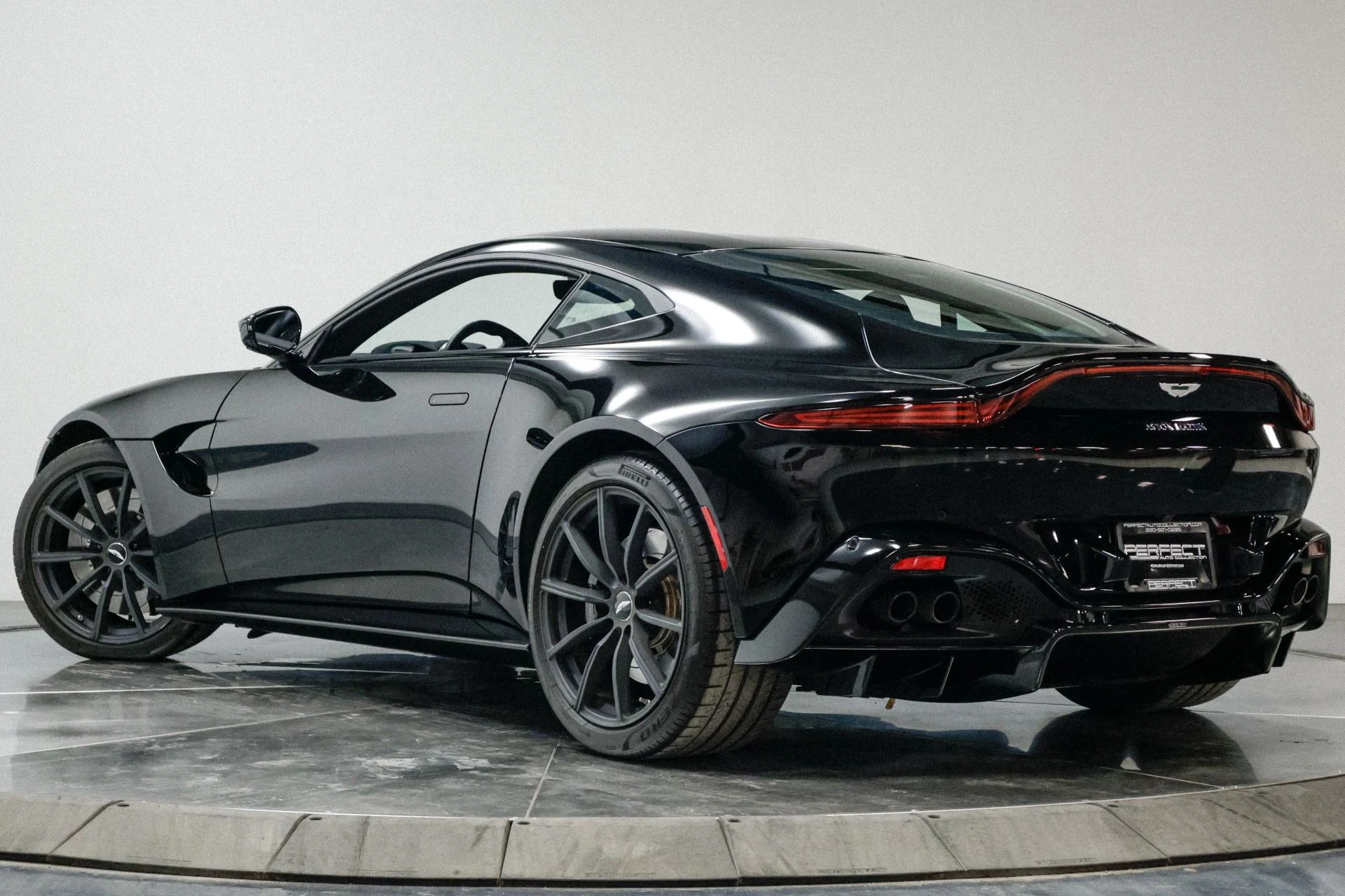 mph017_2941484233_Used_2019_Aston_Martin_Vantage_1760536452_ce1479da86