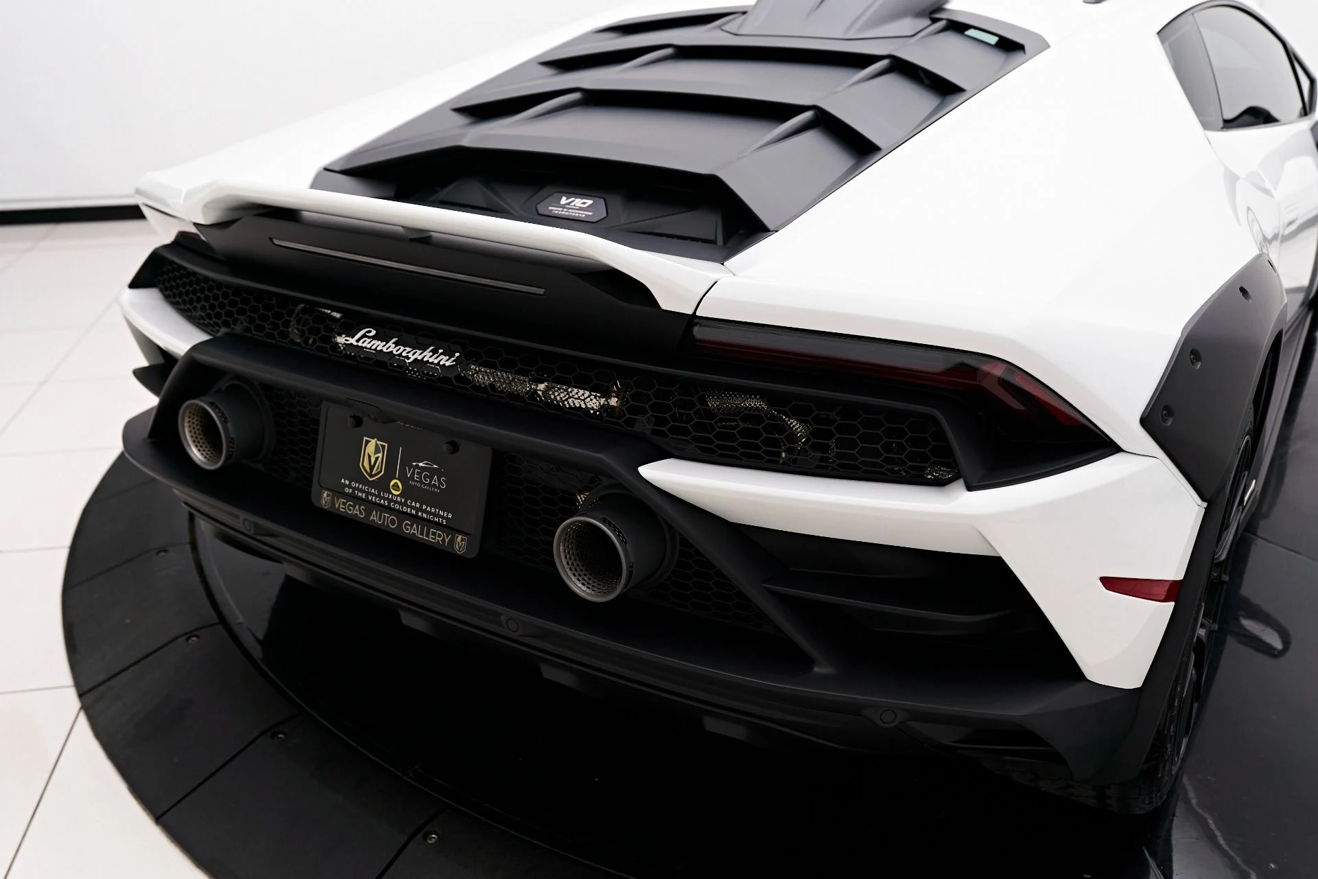 mph017_2945658216_Used_2023_Lamborghini_Huracan_Sterrato_Base_1708481025_686f85fad1