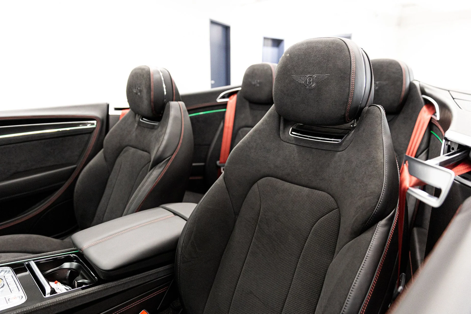 mph017_2949637537_2c1a39ea6533bda11f9af0593d5af104x_9a39607fa0