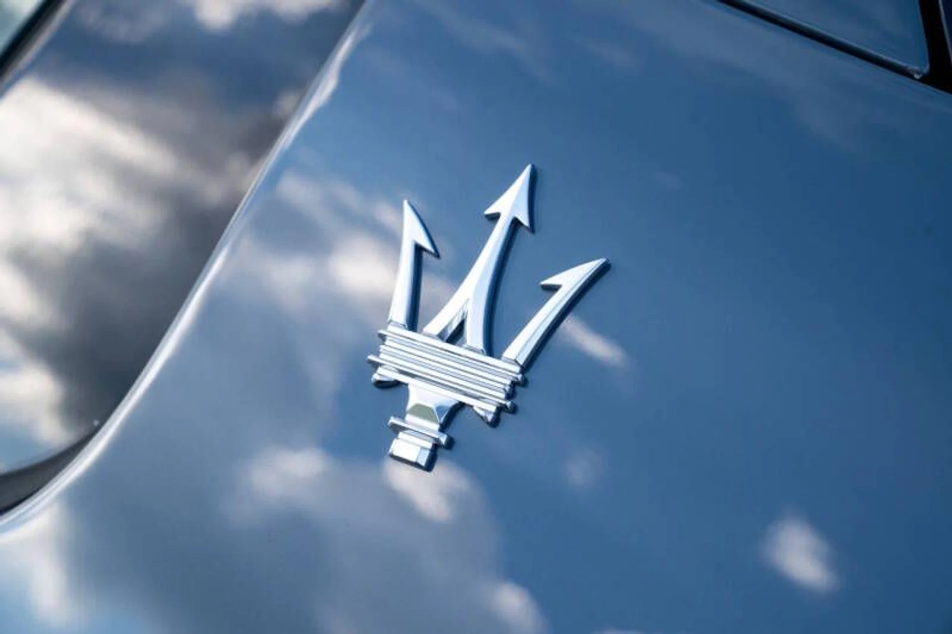 mph017_2949985930_2023_maserati_mc20_base_2dr_coupe_93f217db36