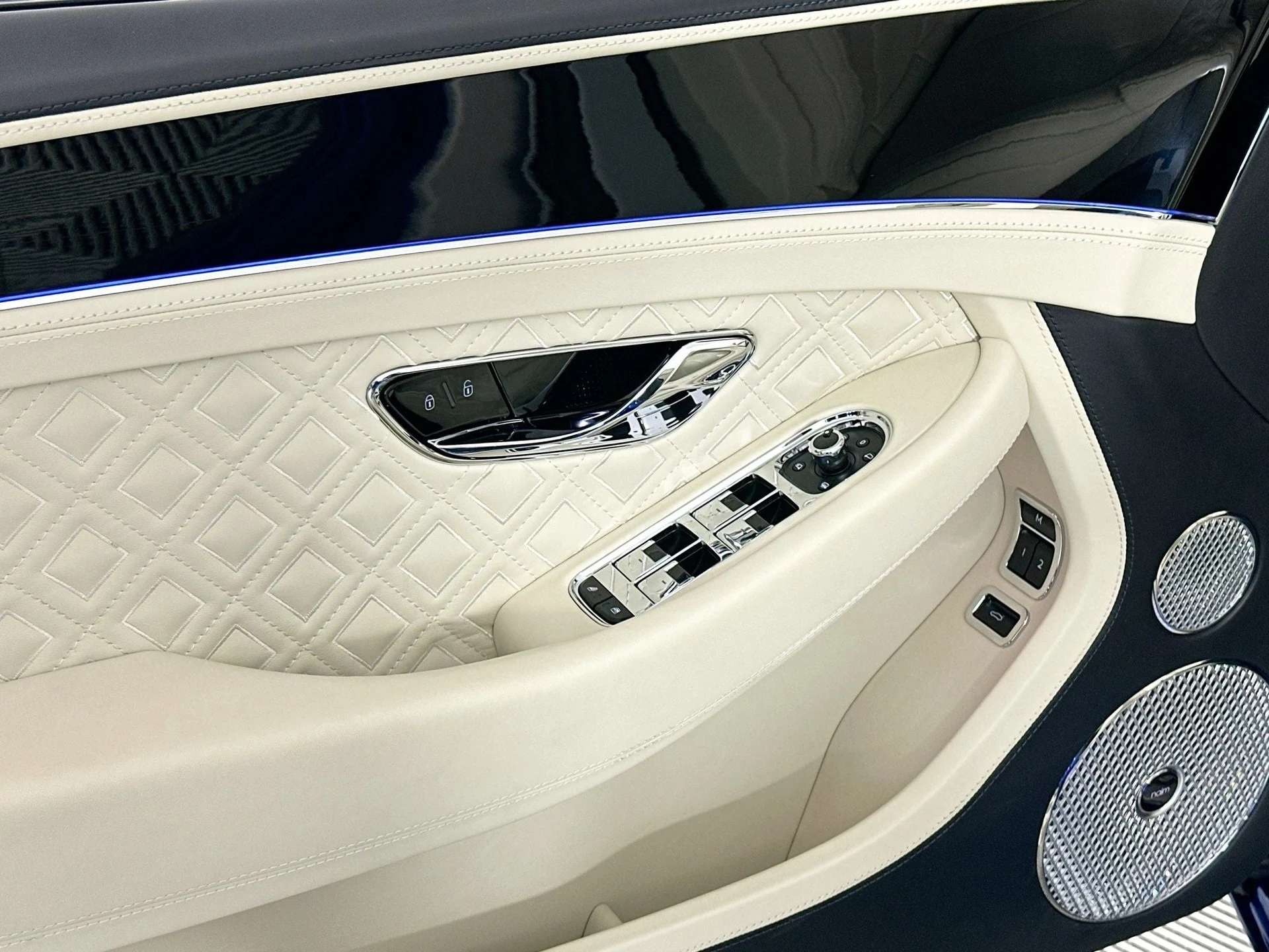 mph017_2950542679_18_3ec5afbc81