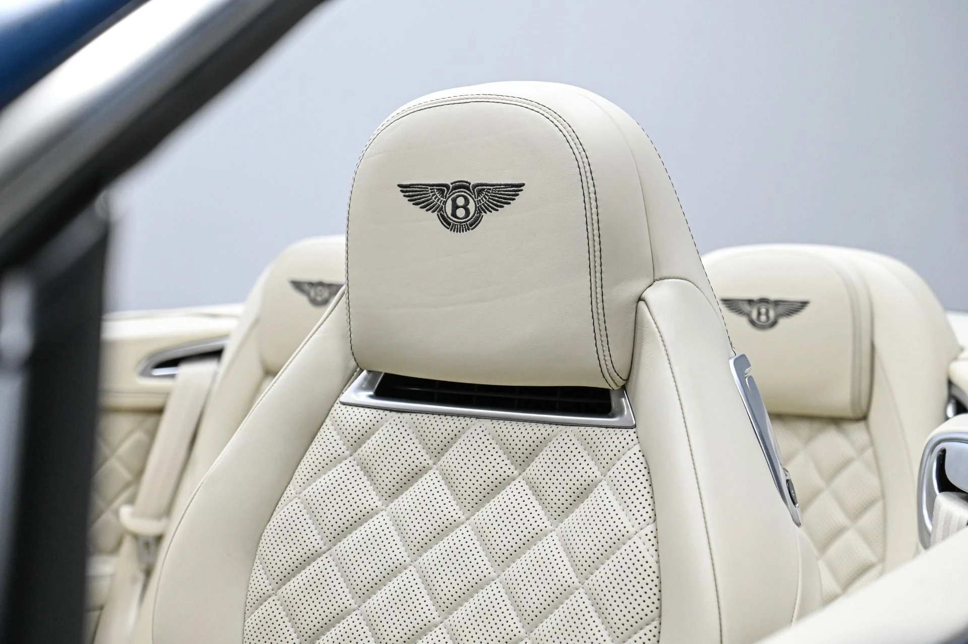 mph017_295251303_Used_2017_Bentley_Continental_GT_V8_S_1769036560_785c47ba28