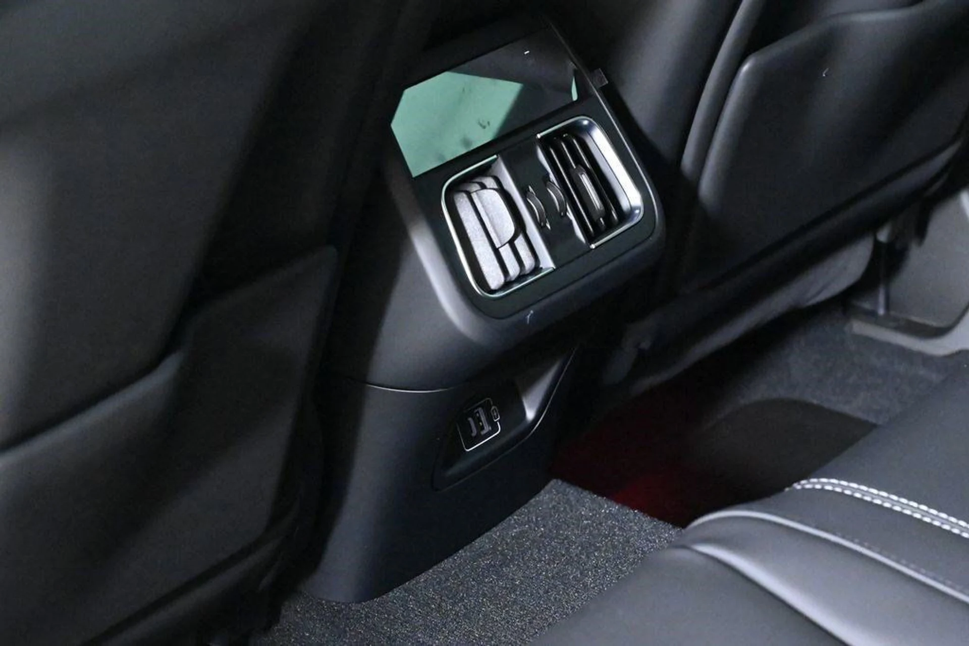 mph017_2958810489_new_2025_maserati_grecale_modenaawd_11350_22975685_17_1024_75eb546ff8