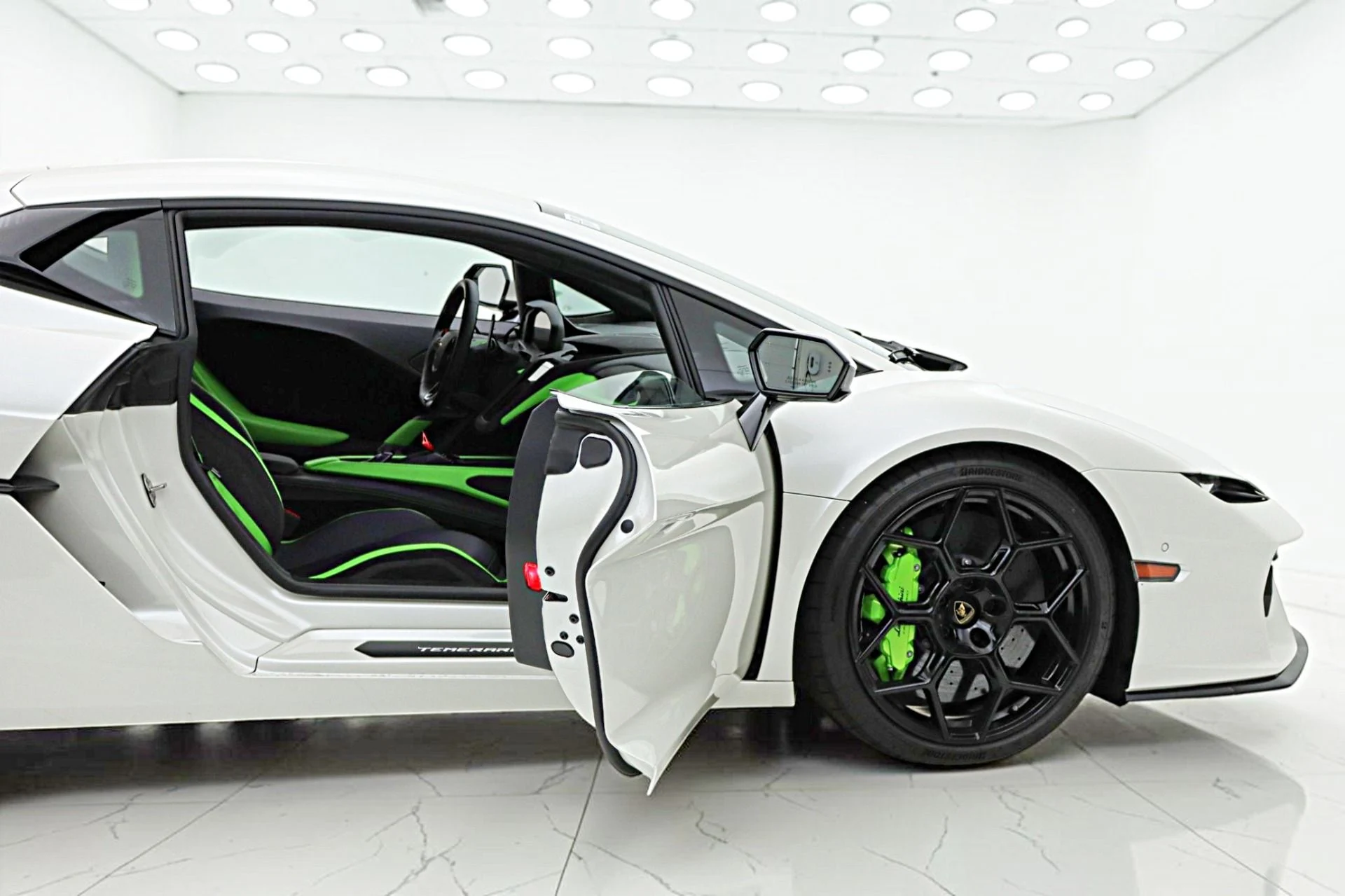mph017_2959062856_Used_2026_Lamborghini_Temerario_LEASE_OPTIONS_AVAILABLE_36a4fcee4b