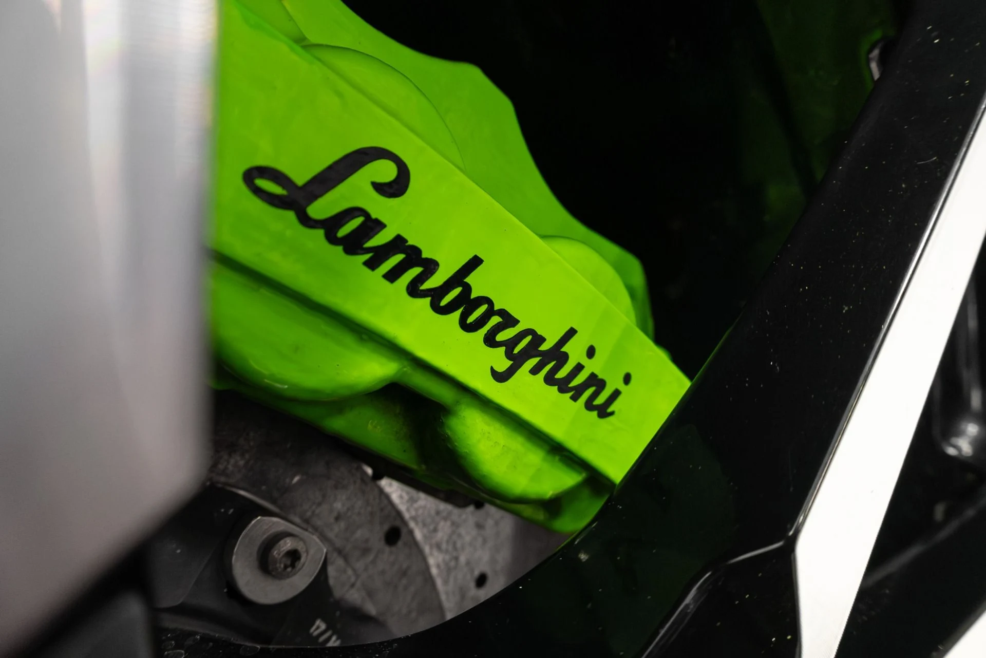 mph017_2961150618_Used_2015_Lamborghini_Aventador_LP_700_4_1770952947_640b209cd7