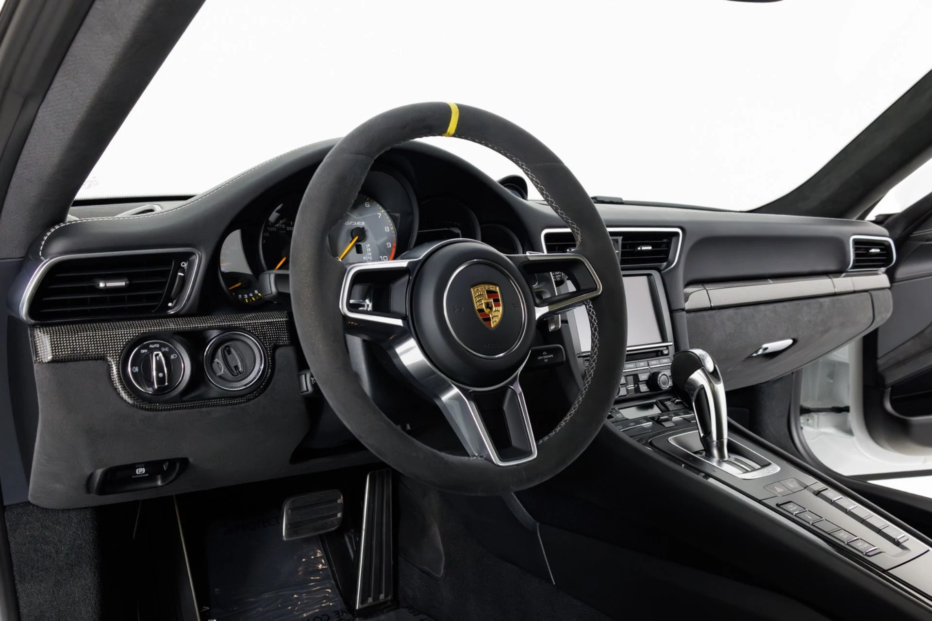 mph017_2962974812_Used_2016_Porsche_911_GT_3_RS_1775150677_65537ccb8e