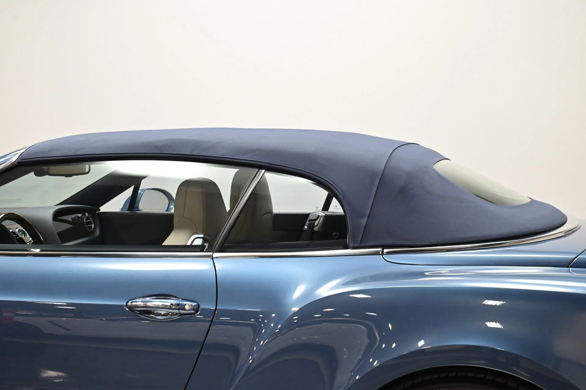 mph017_2965340821_Used_2014_Bentley_Continental_GTC_1751561855_4fd0292f4f