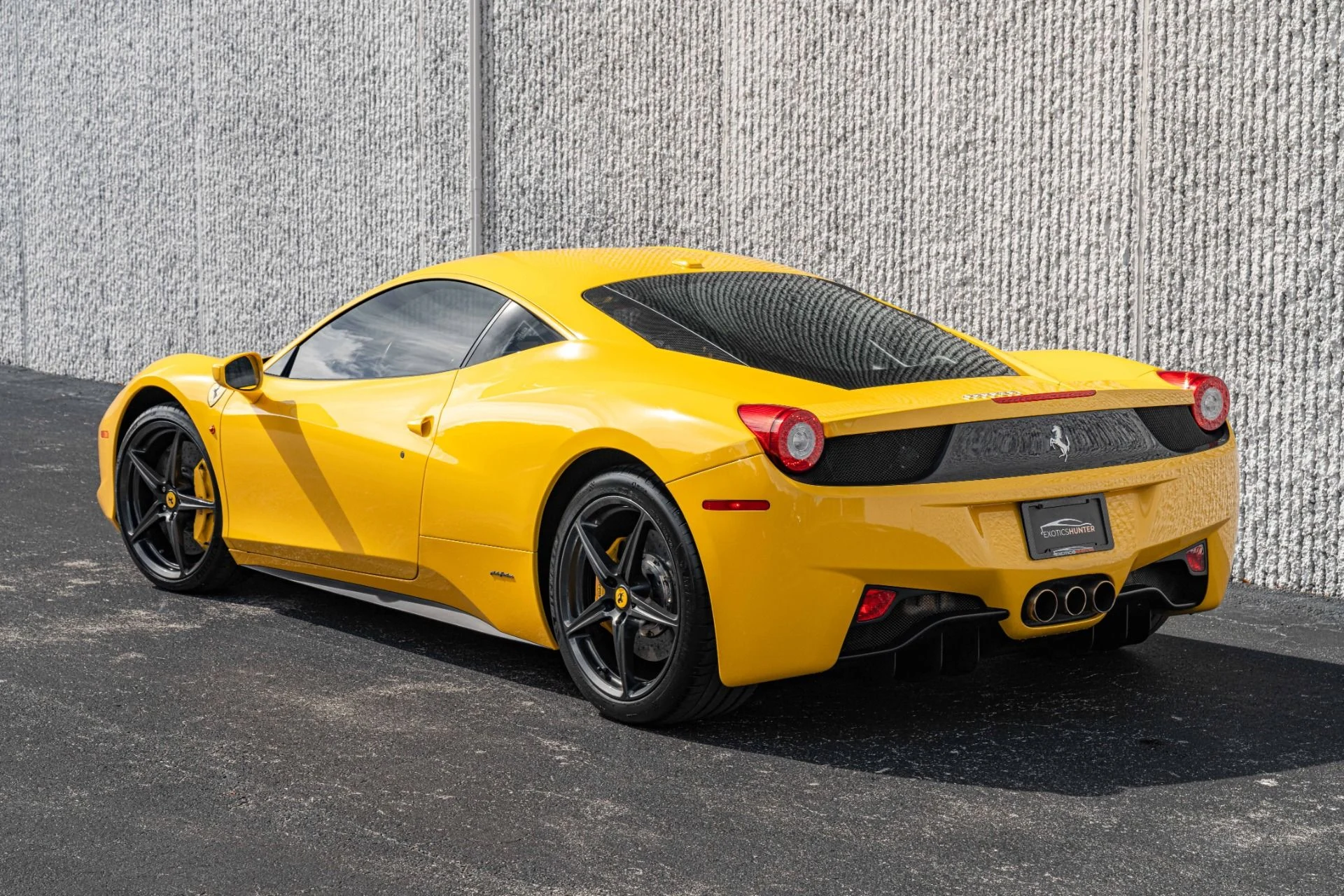 mph017_2969763978_Used_2013_Ferrari_458_Italia_Collector_Grade_in_Giallo_Modena_Carbon_1707420389_221c44c475