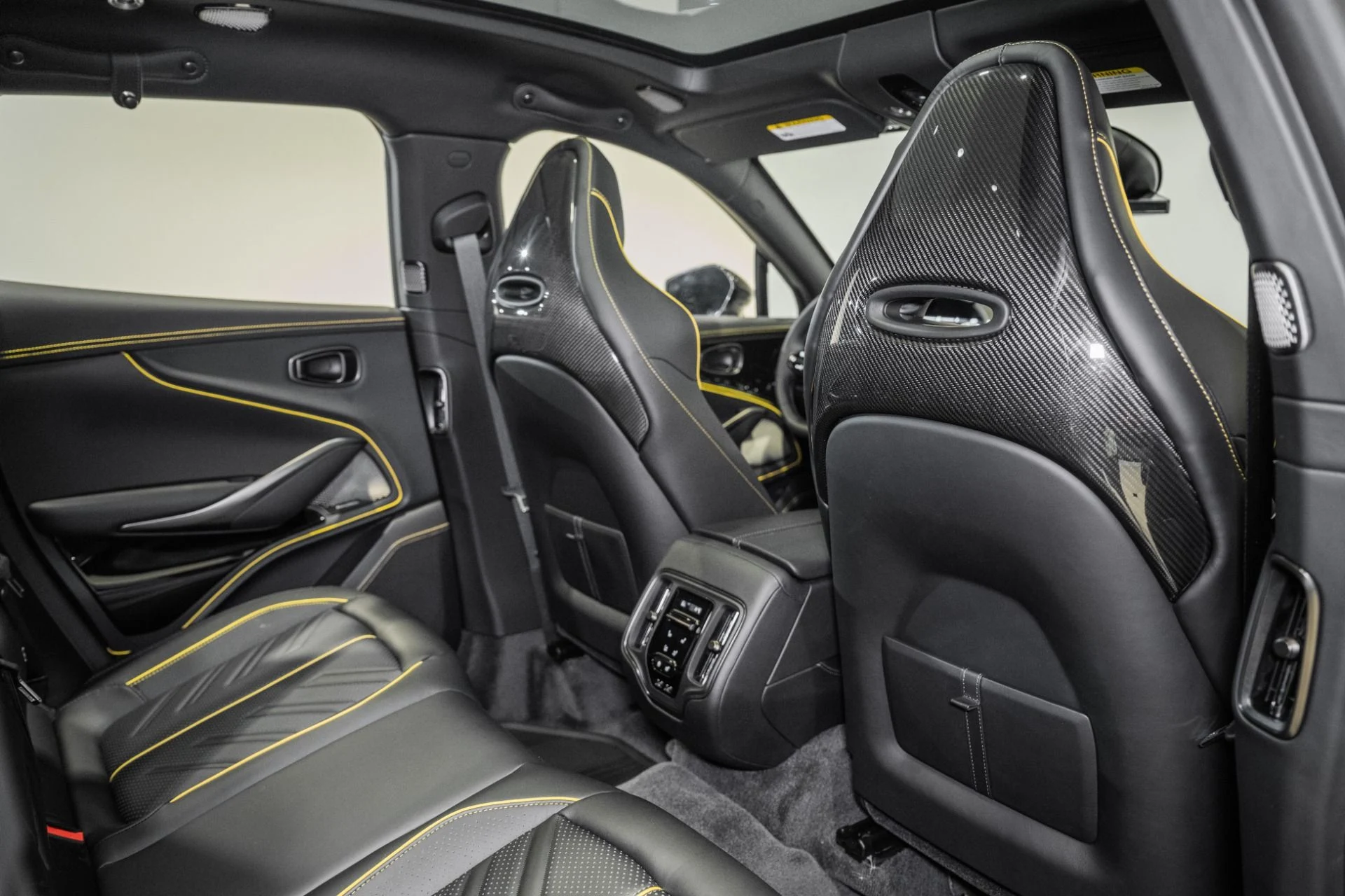 mph017_2970410781_New_2026_Aston_Martin_DBX_S_1778681702_2e1d71b38f