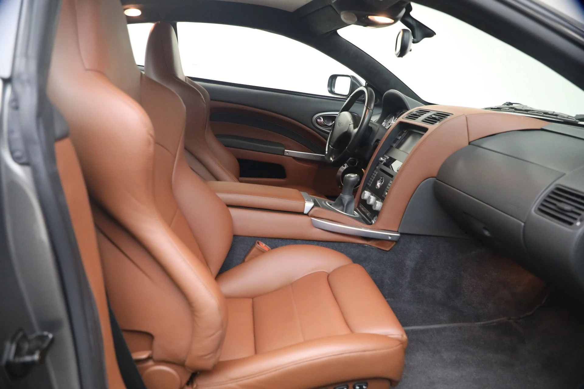mph017_2975239397_Used_2006_Aston_Martin_V12_Vanquish_S_1792851745_93bb066bcd
