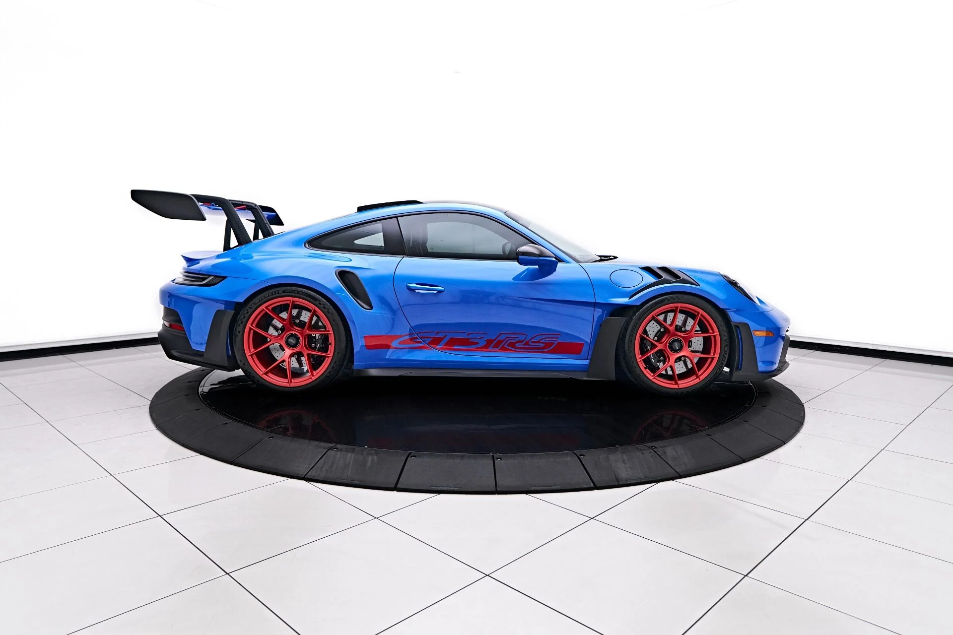 mph017_2983014521_Used_2024_Porsche_911_GT_3_RS_1754618646_36a786bc63