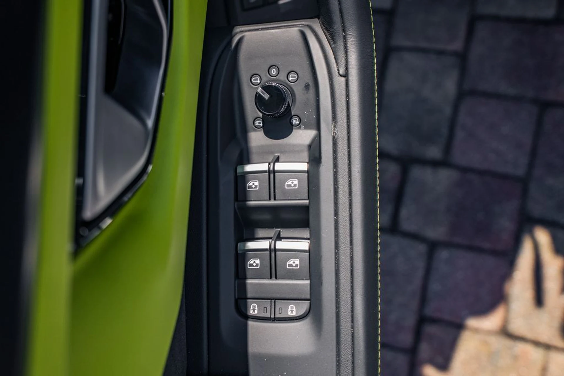 mph017_2984341274_0e1b30a80c8151b52d299f0c76a166c4x_58daea7b57