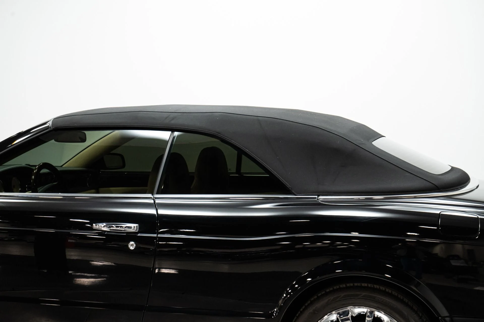 mph017_2986095937_Used_2007_Bentley_Azure_1753214683_ca47af3761