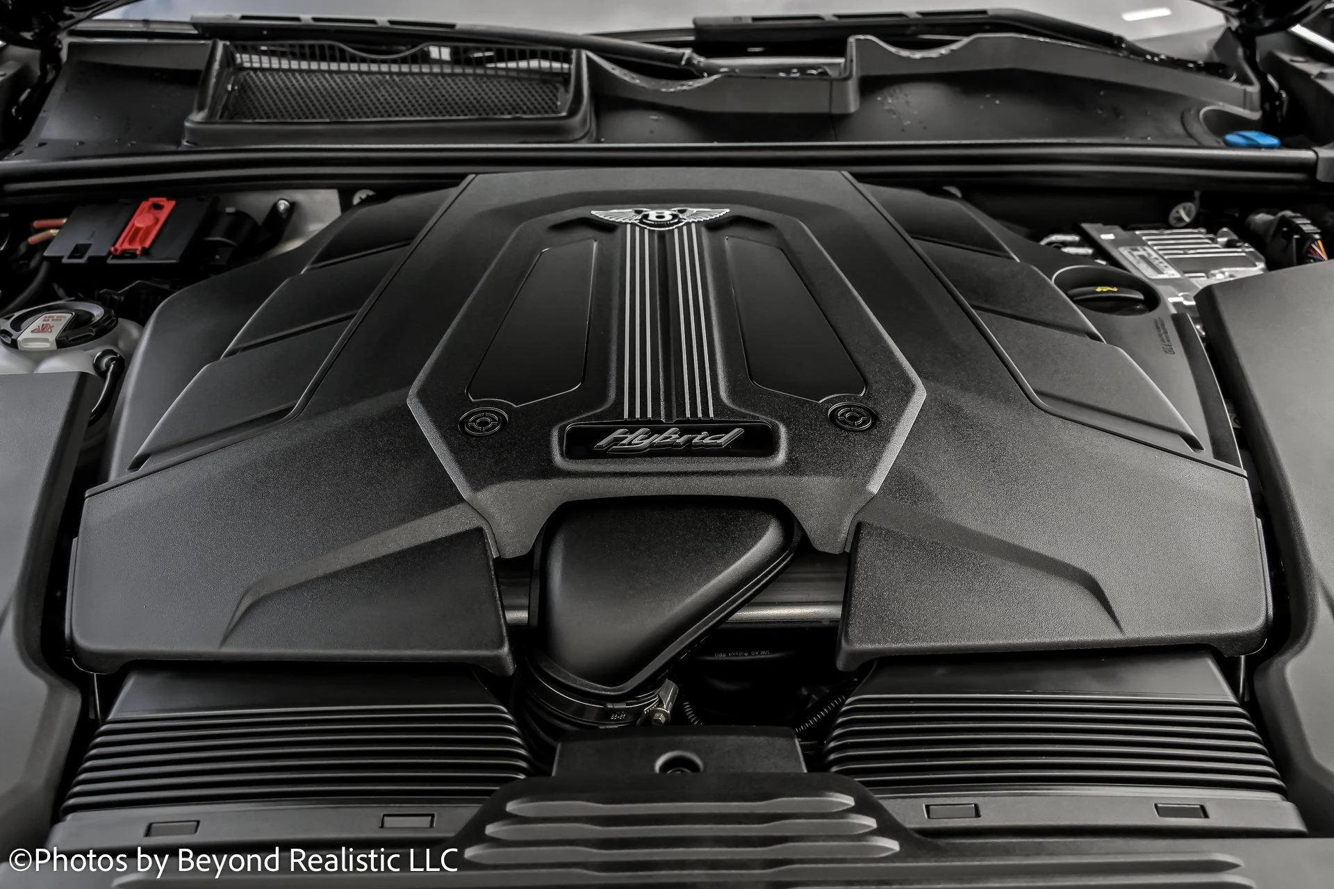mph017_2987101546_Used_2024_Bentley_Bentayga_Hybrid_1759997525_1525fdbbb4
