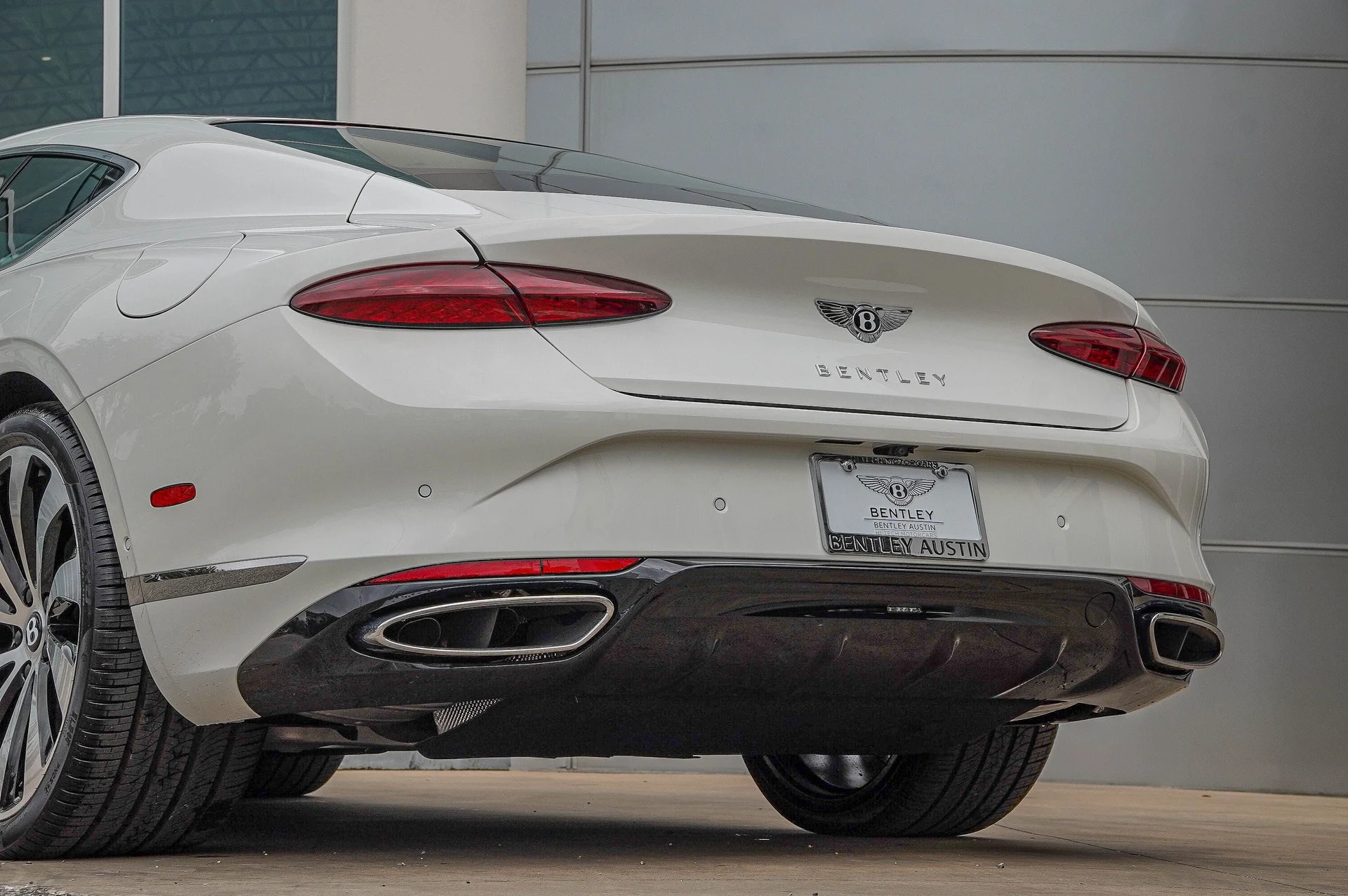 mph017_2999411327_Hi_Tech_Luxury_Imports_LLC_SCBCP_2_ZG_7_TC_025858_image_17_fb2cc4c03a