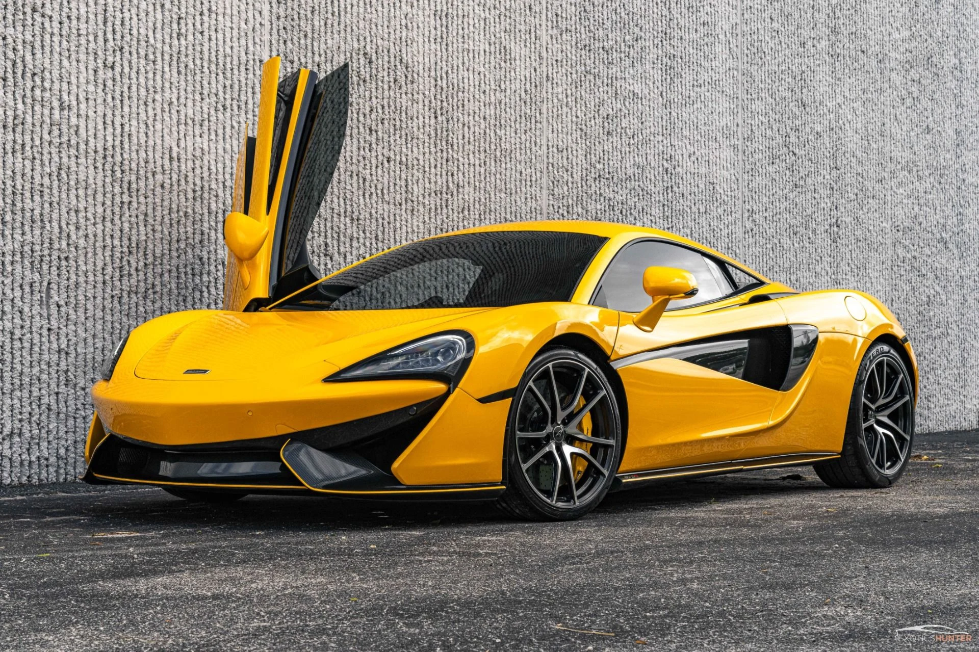 mph017_3007640340_Used_2016_Mc_Laren_570_S_w_EVERY_Carbon_Exterior_Pack_Lux_Pack_Front_Lift_1754945163_f0efc1f377