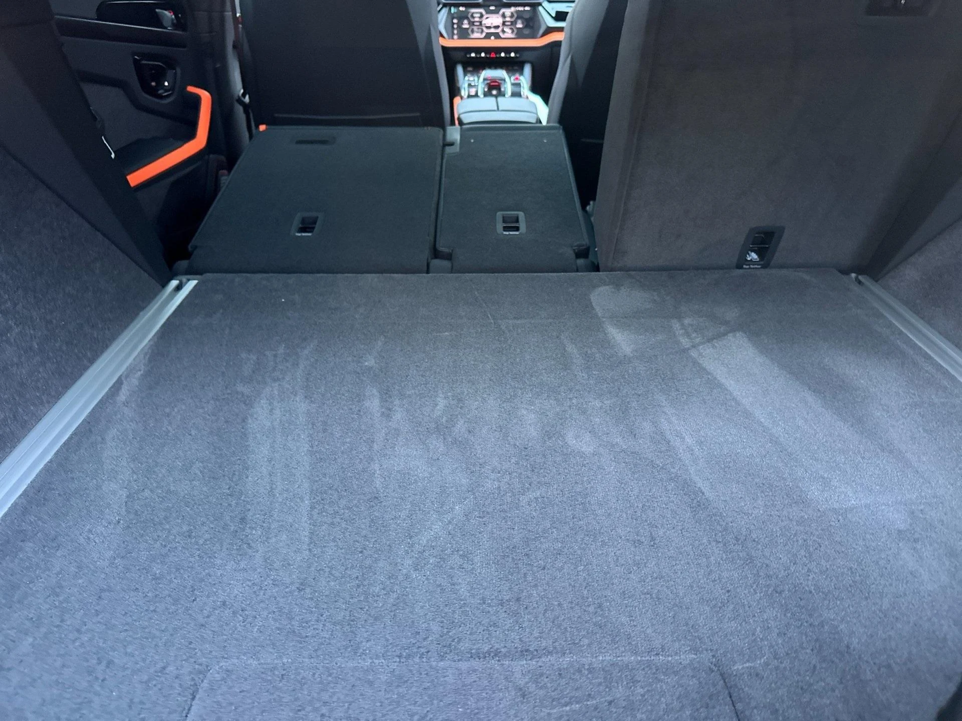 mph017_3016850138_New_2025_Lamborghini_Urus_SE_1766589017_5b9952f5b0