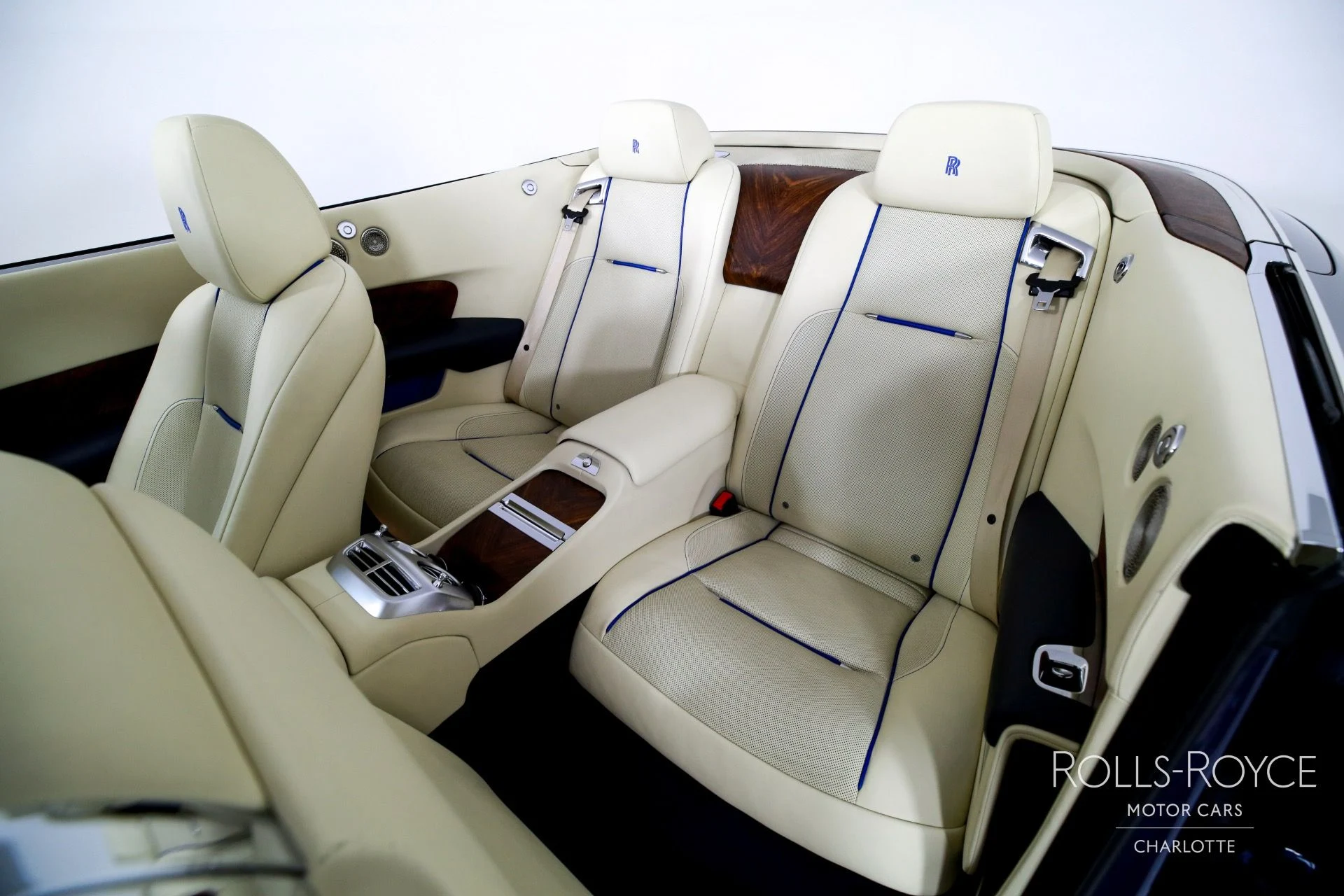 mph017_3023345433_Used_2017_Rolls_Royce_Dawn_1754332752_31265c3160