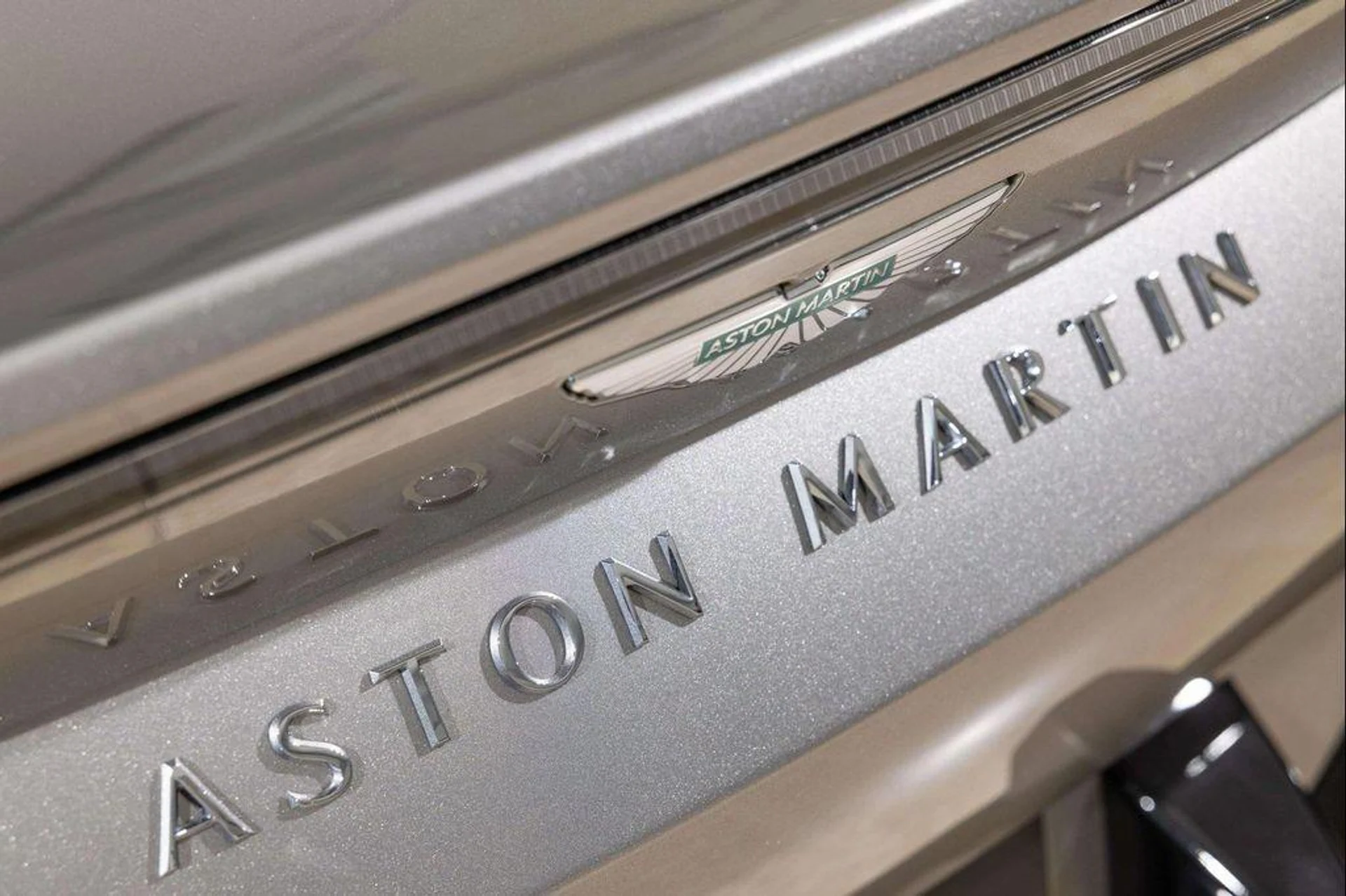 mph017_302428907_a2i3g_XH_Cf_R_Zd1_R8_C8_J2tlpo_GJ_7_E_f24db8d3da