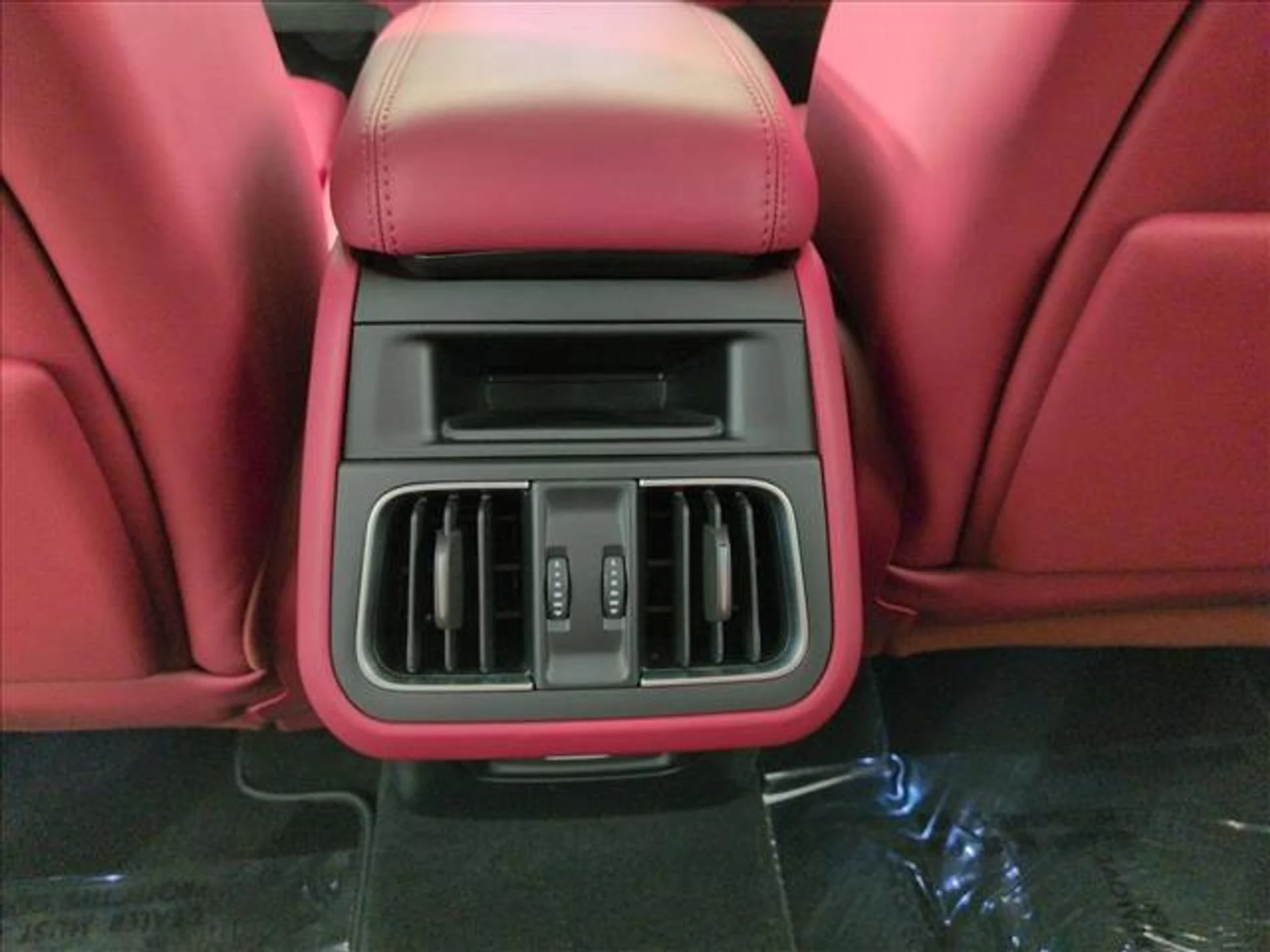 mph017_3025510187_9wiw_R_v5_W_Qc_Hl2_D_r_G3_Mc_FPH_7_Q_3ac38075f6