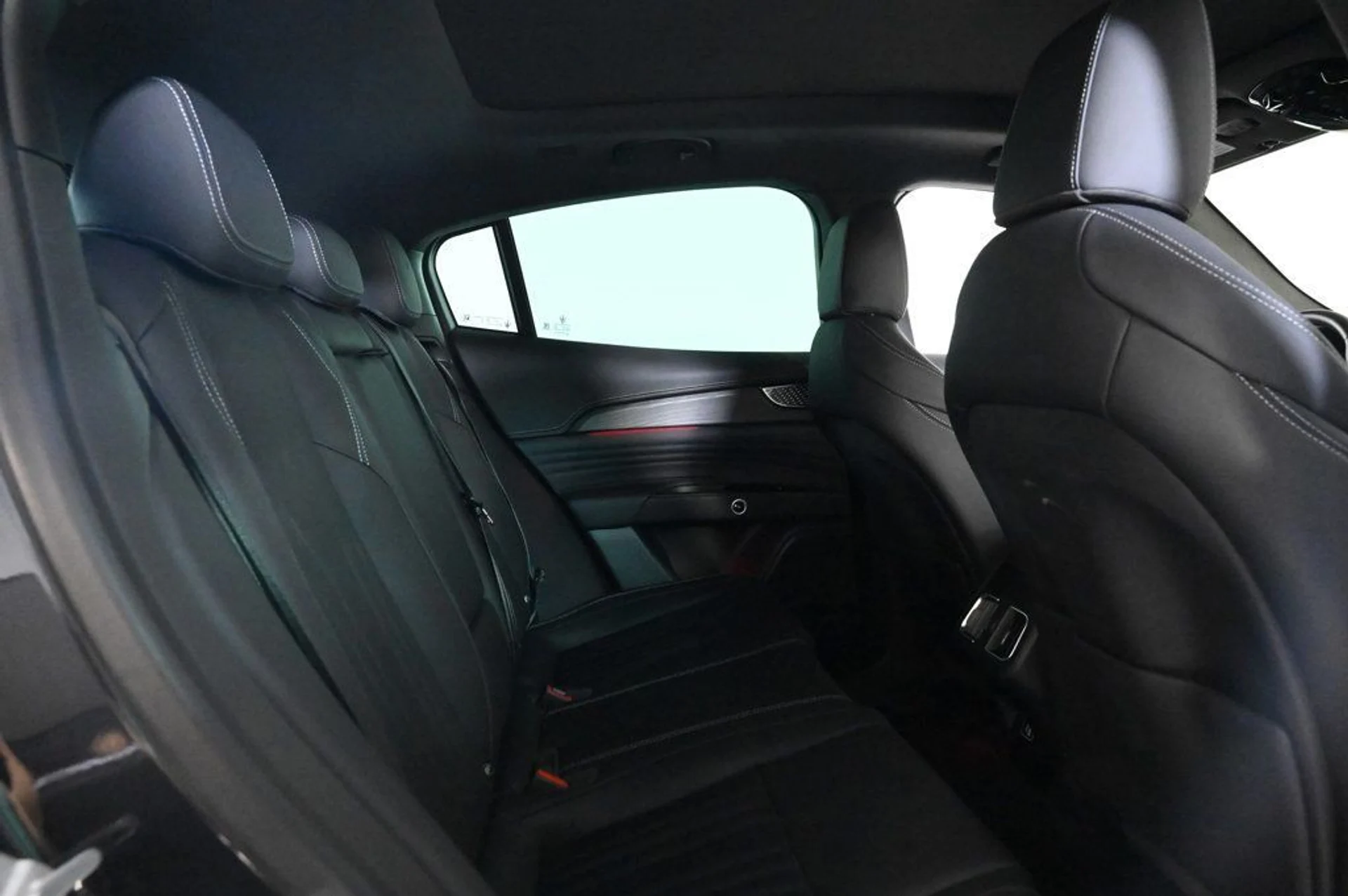 mph017_302800856_used_2025_maserati_grecale_modena_11350_22967674_17_1024_98066ac187