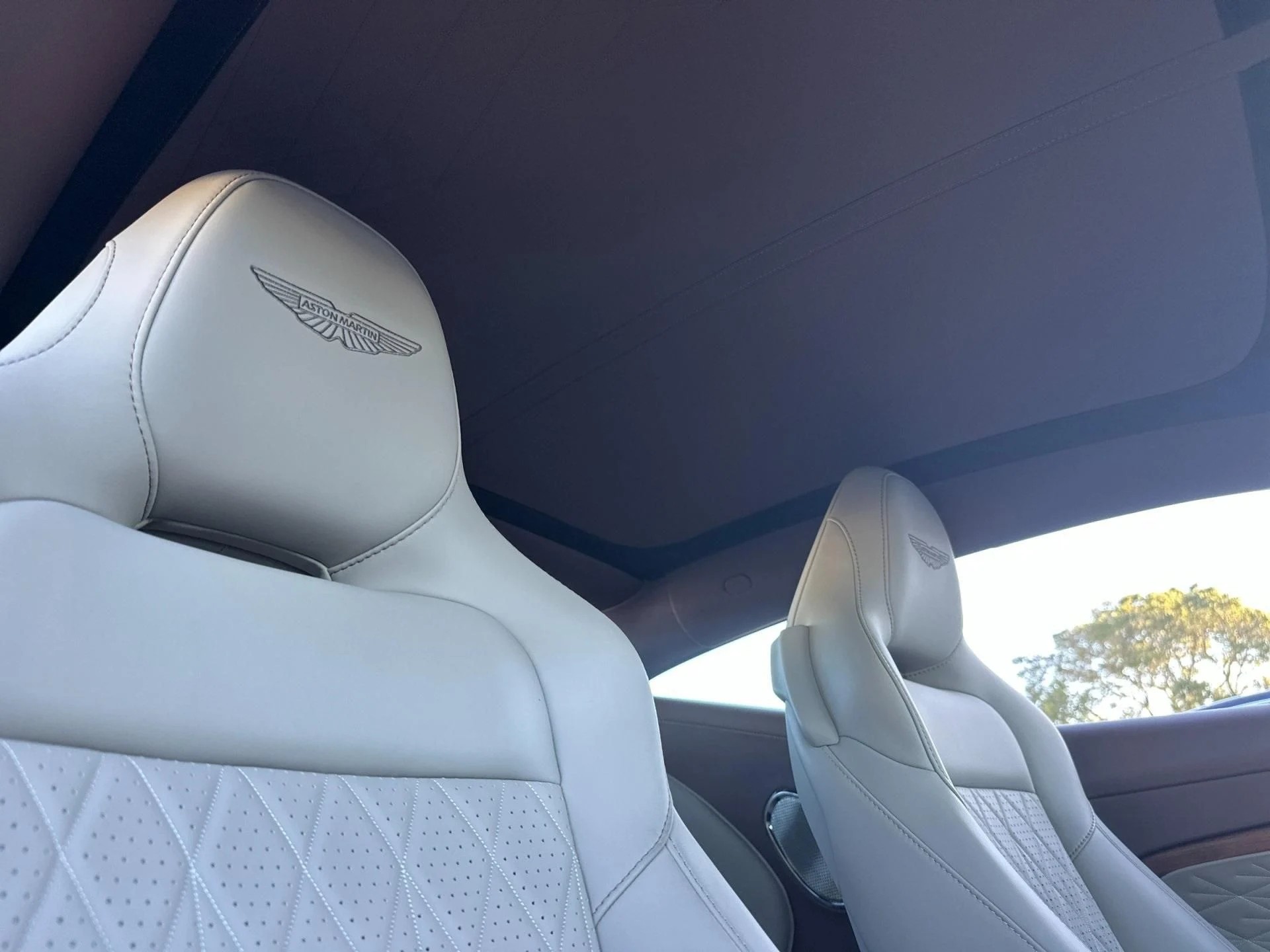 mph017_3032304646_New_2025_Aston_Martin_DB_12_1761746942_037d6d6b26