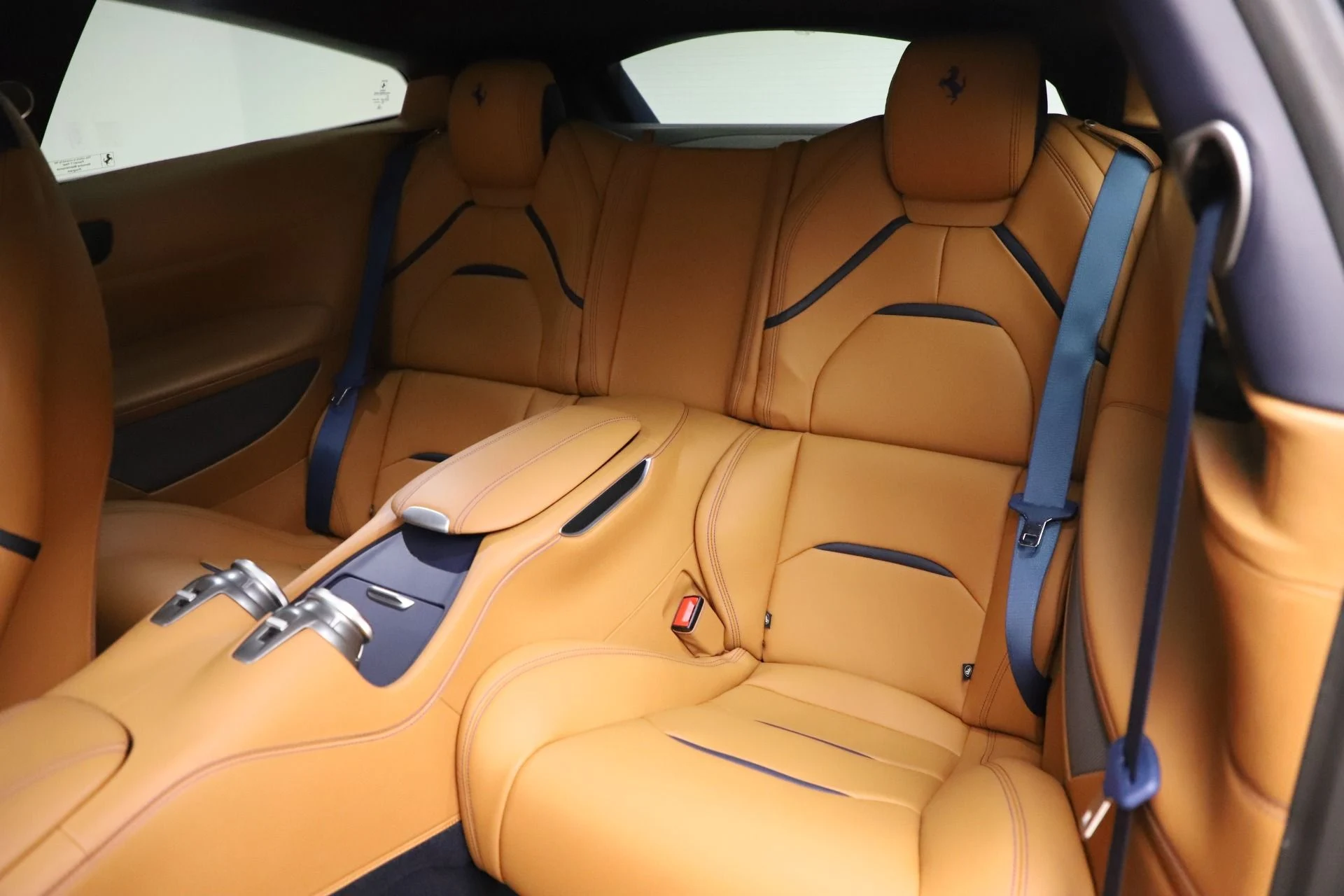 mph017_3034227137_Used_2017_Ferrari_GTC_4_Lusso_2542583822