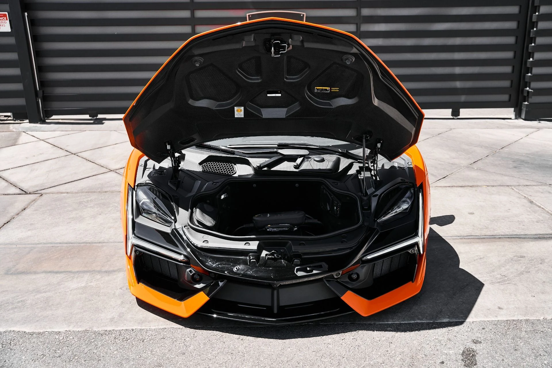 mph017_30371734_Used_2024_Lamborghini_Revuelto_Base_1777394274_c24fb0f459