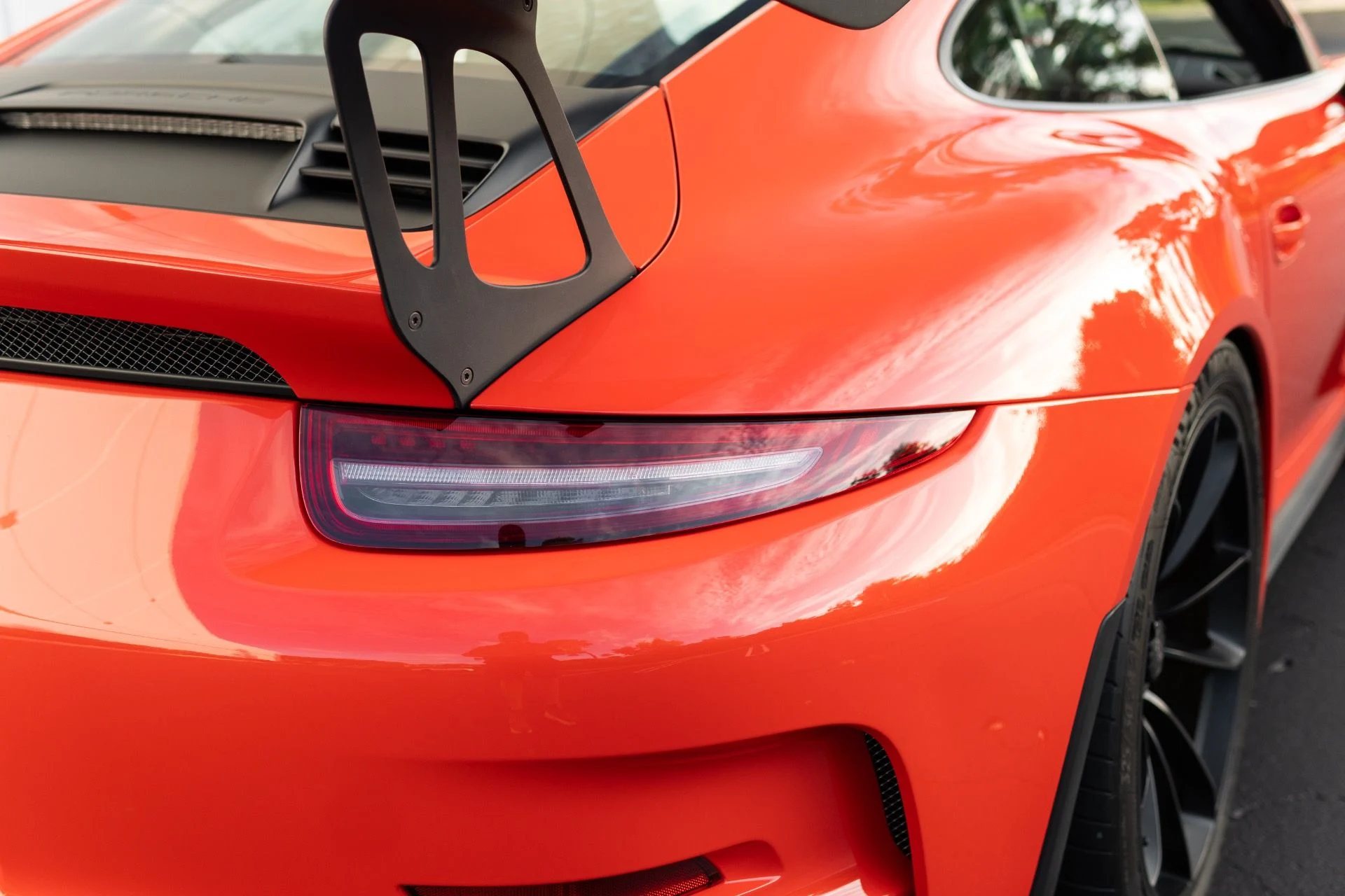 mph017_3048800588_Used_2016_Porsche_911_GT_3_RS_1766773556_b0f7b5c27a