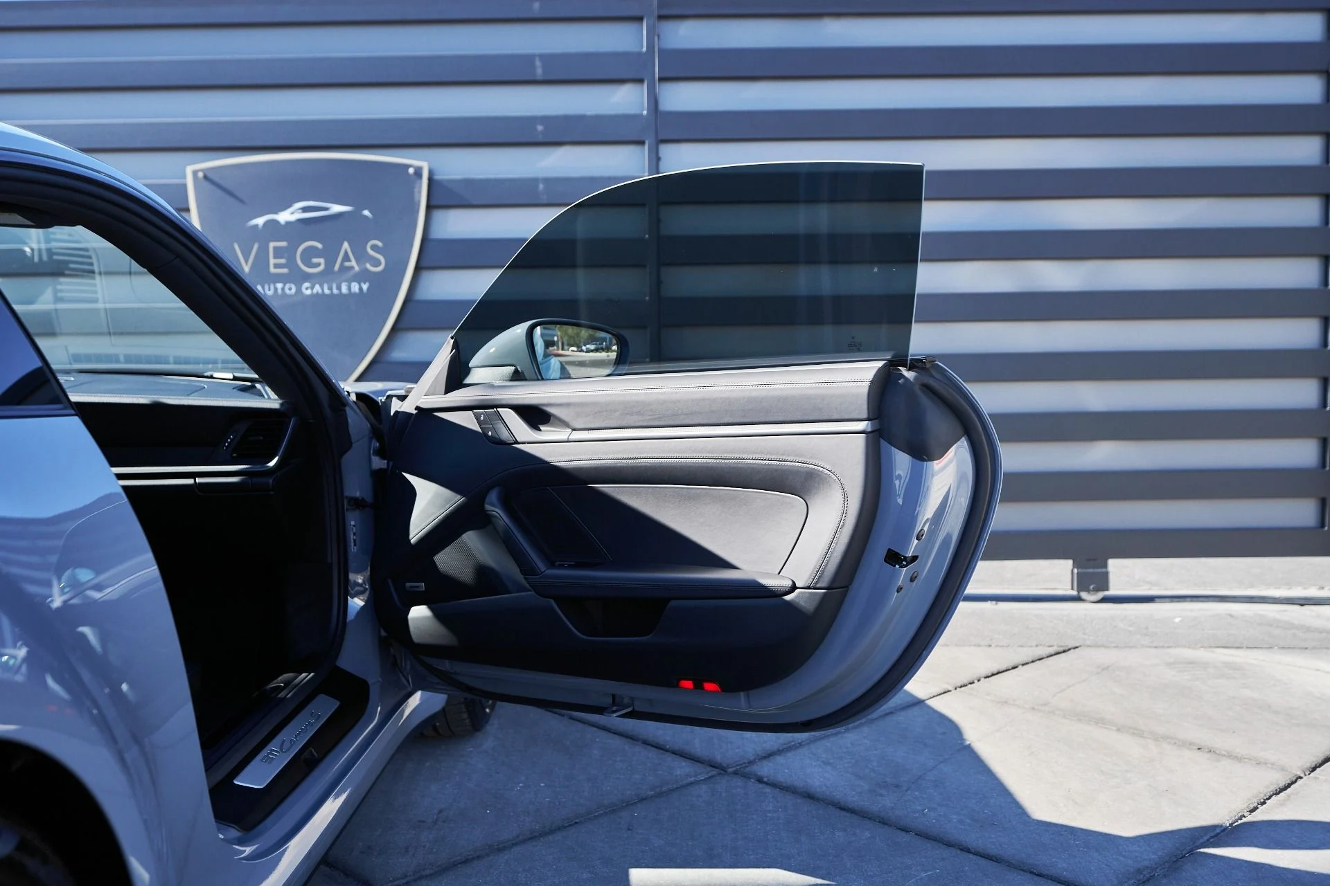 mph017_3056545358_Used_2024_Porsche_911_Carrera_S_1763676099_40887459da