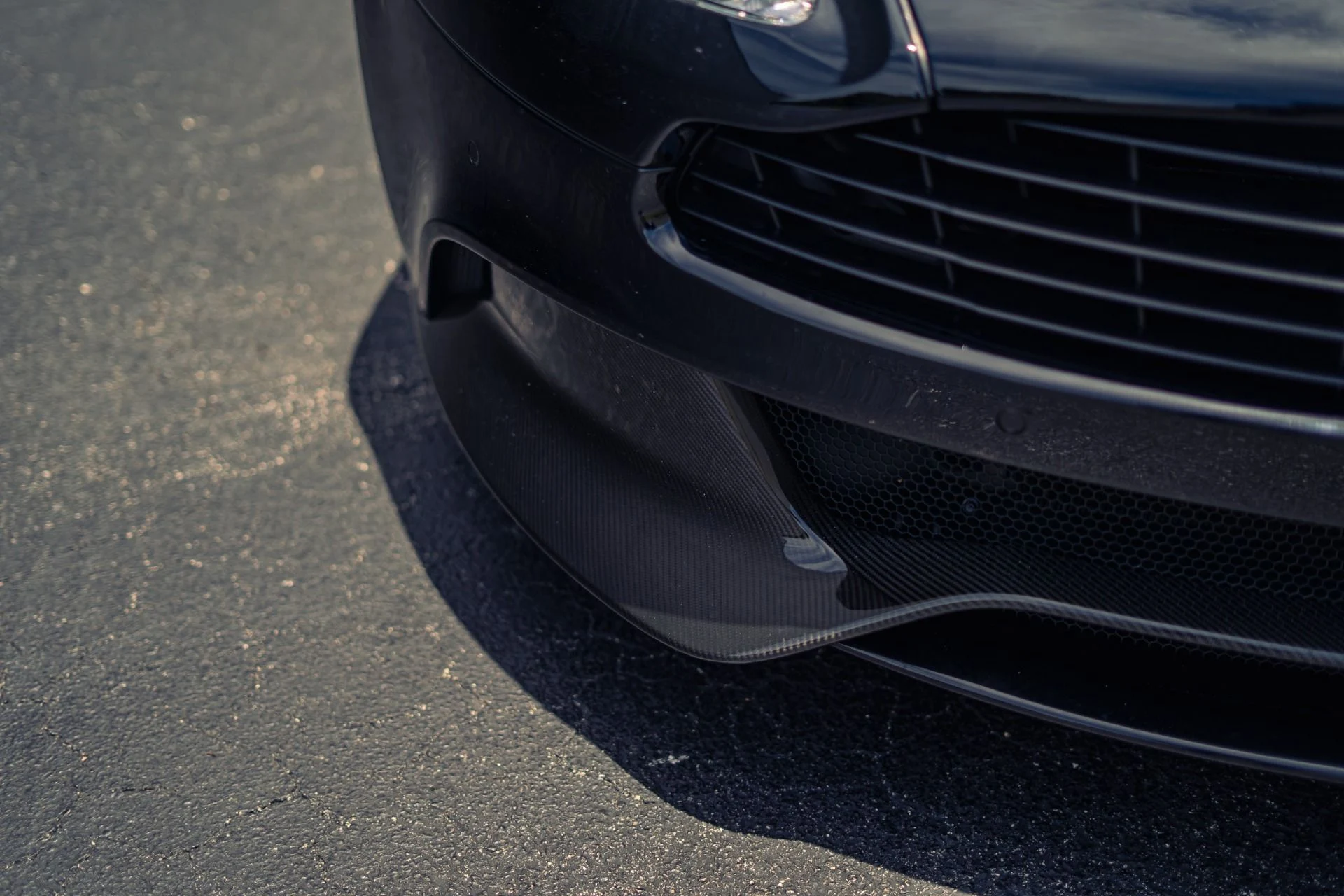 mph017_3058784803_Used_2014_Aston_Martin_Vanquish_Carbon_Exterior_Package_1783458978_d8bb3232b1