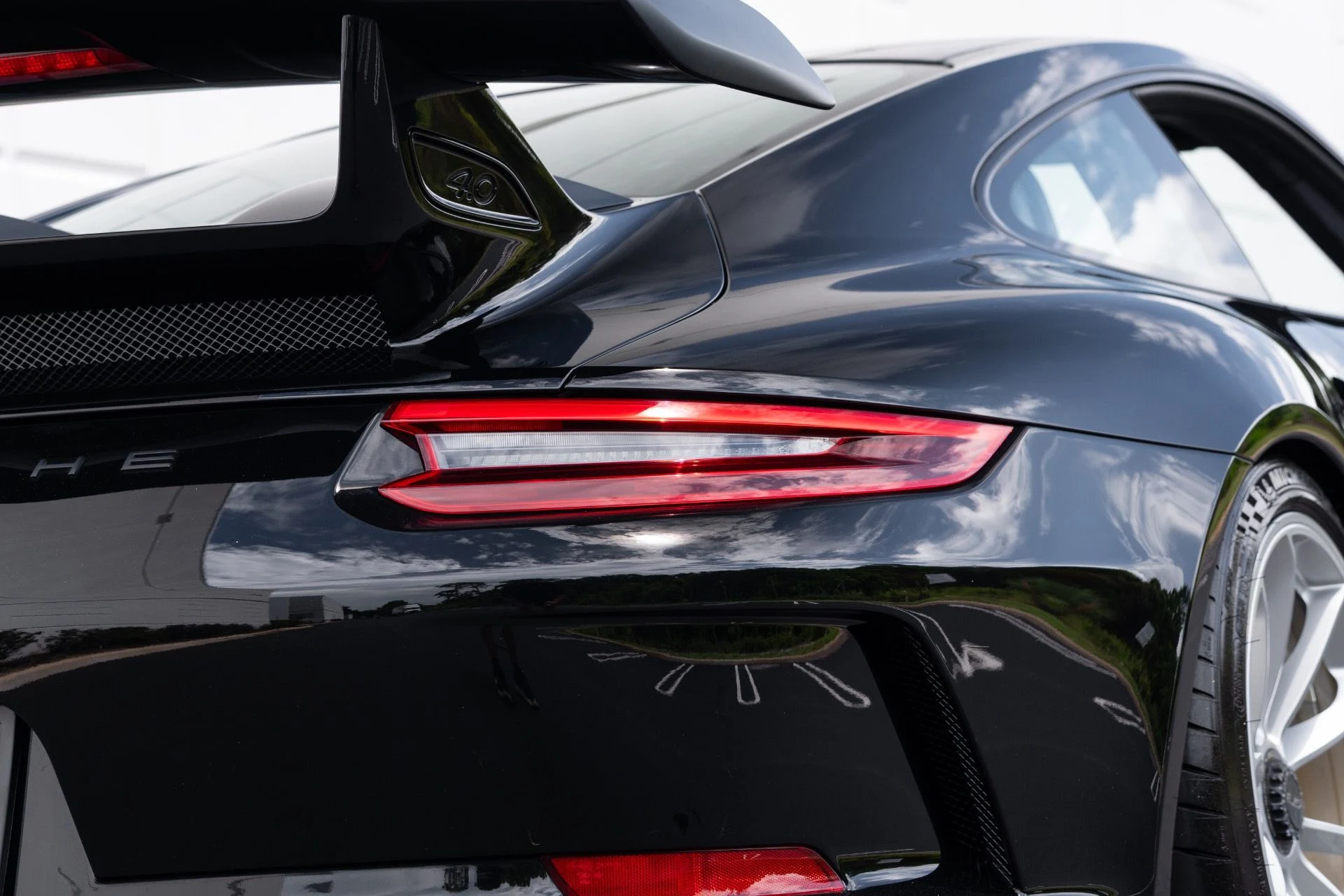 mph017_3063150023_Used_2018_Porsche_911_GT_3_1780452373_4f949fed26