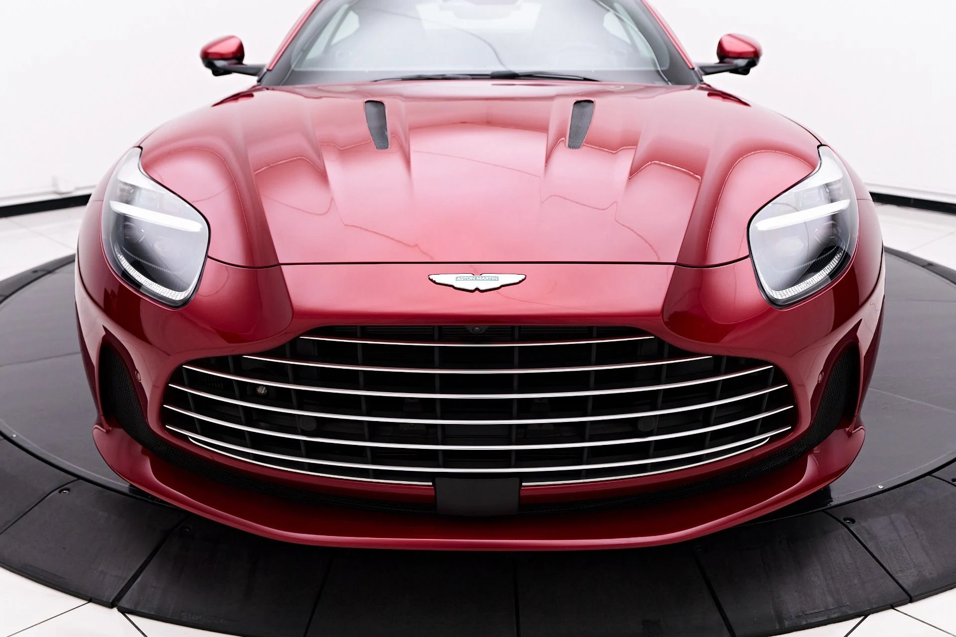 mph017_3067266605_Used_2024_Aston_Martin_DB_12_1756329442_81f5f37be6