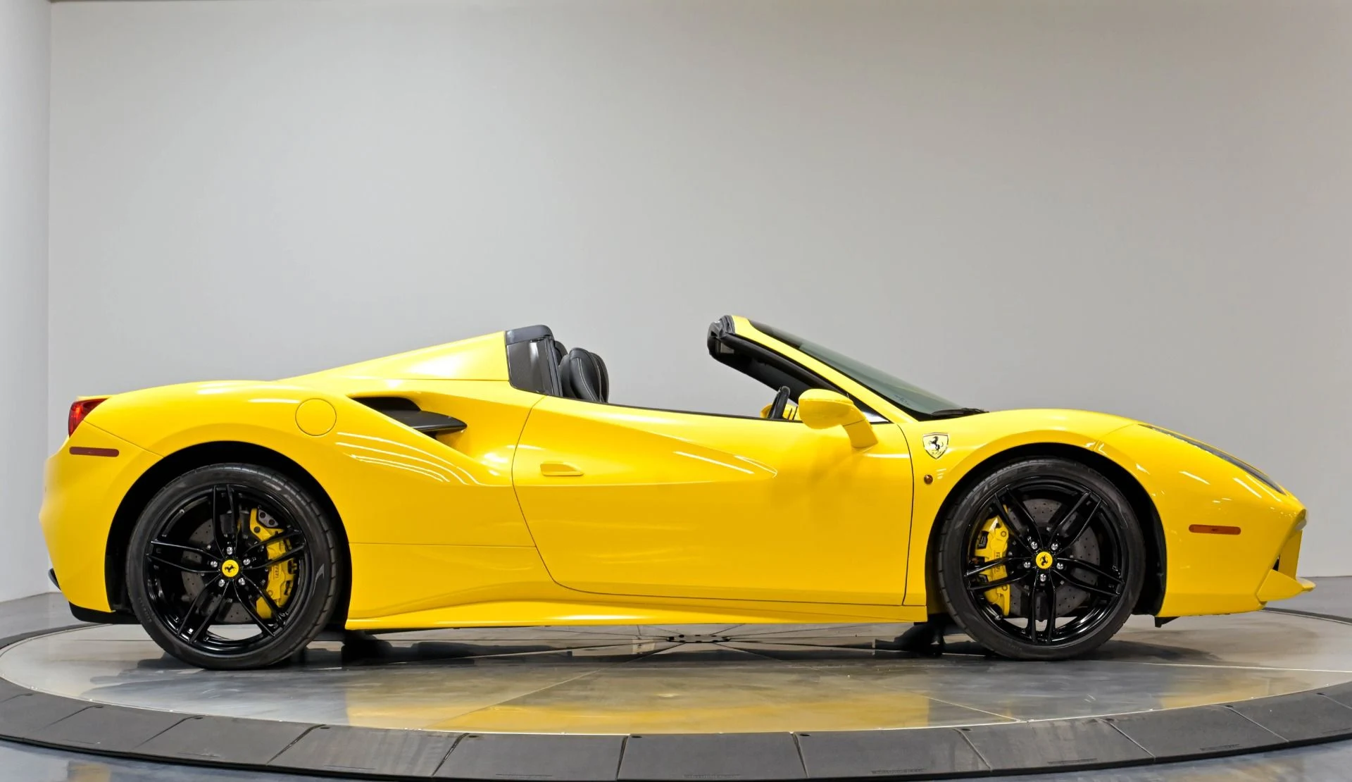 mph017_306881987_Used_2017_Ferrari_488_Spider_1782250763_828375f2d2