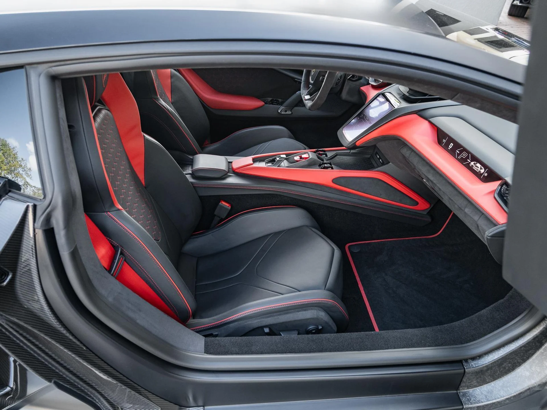 mph017_3070204881_Used_2024_Lamborghini_Revuelto_Coupe_1772801265_9f6b42c3c8