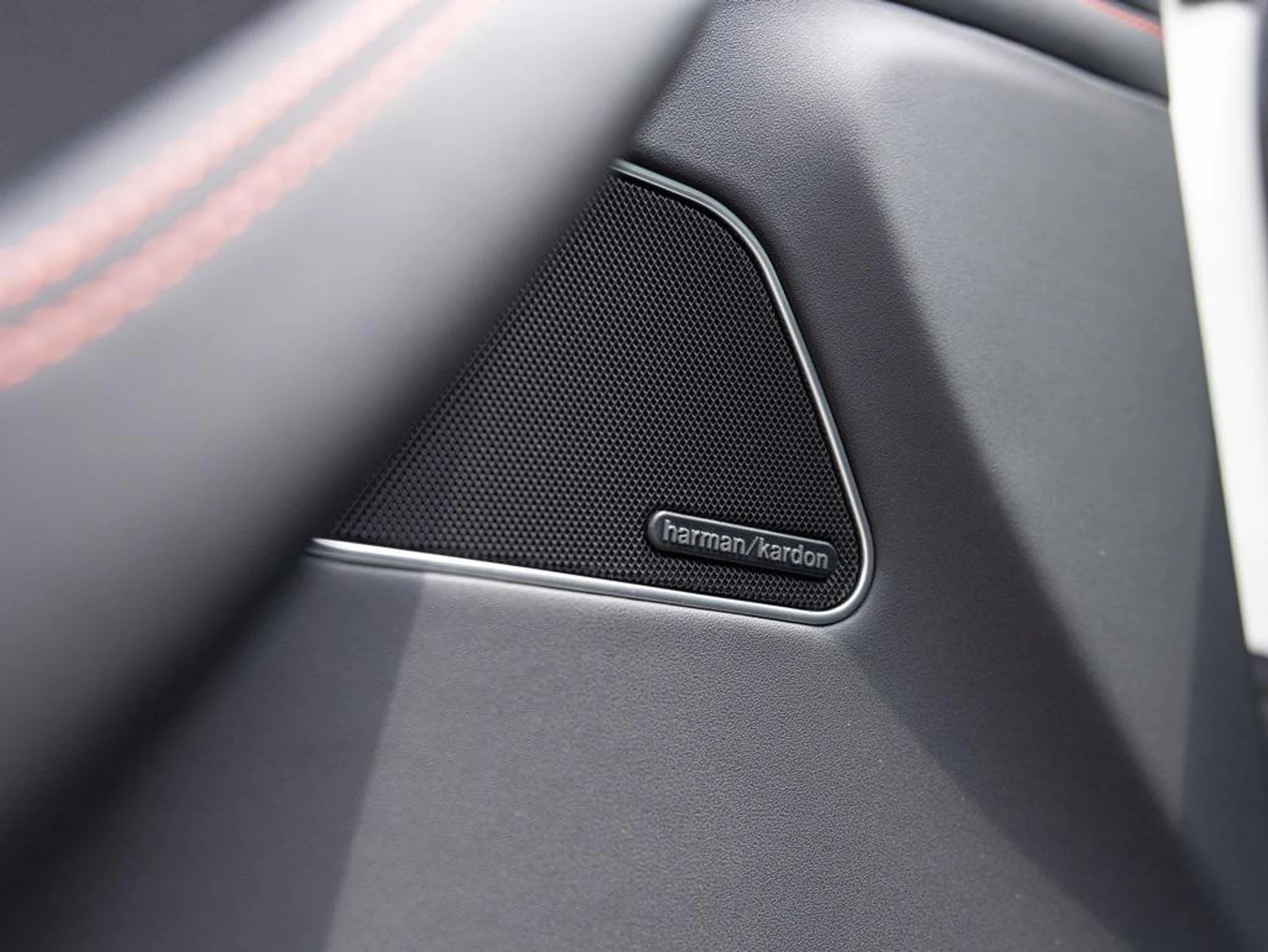 mph017_3071066465_478444804_692f065c0d1b9ac3fcfb9c6b_710e2d7129