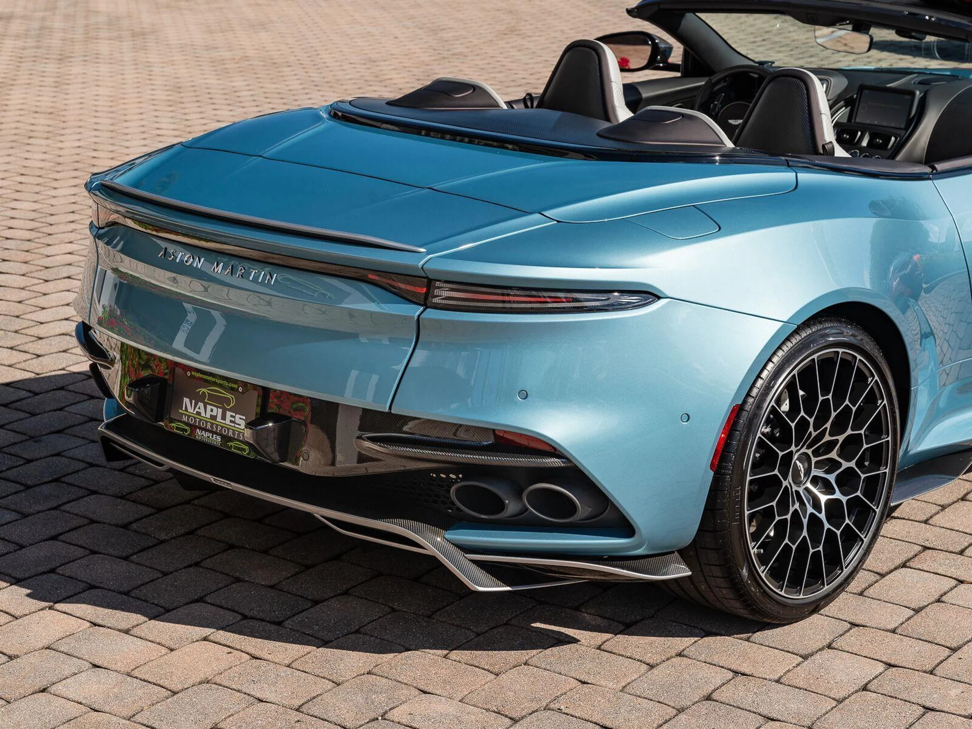 mph017_3078407010_Used_2023_Aston_Martin_DBS_770_Ultimate_1792180994_b81ac14e14