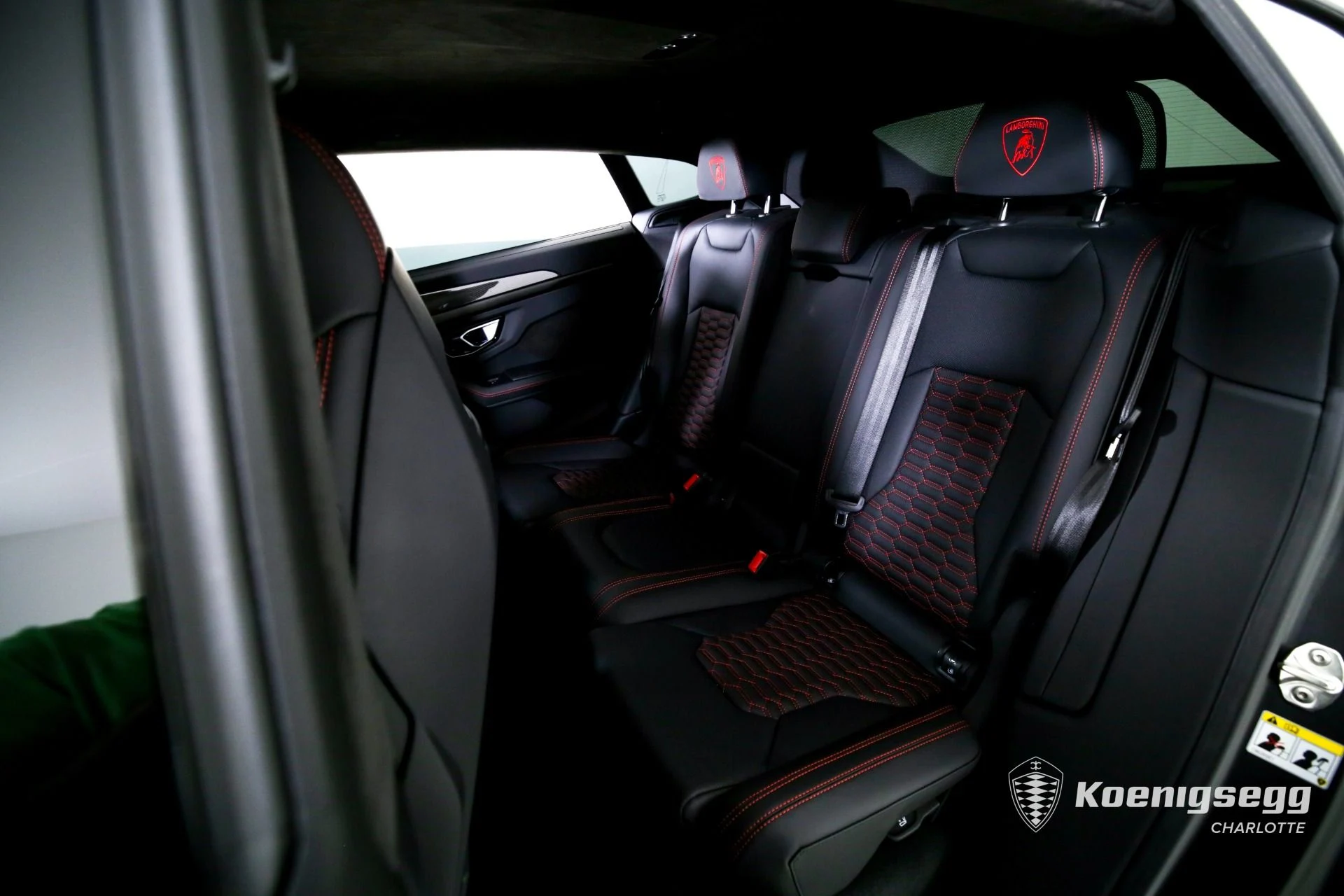 mph017_3079468451_Used_2024_Lamborghini_Urus_S_1761085522_0360169823