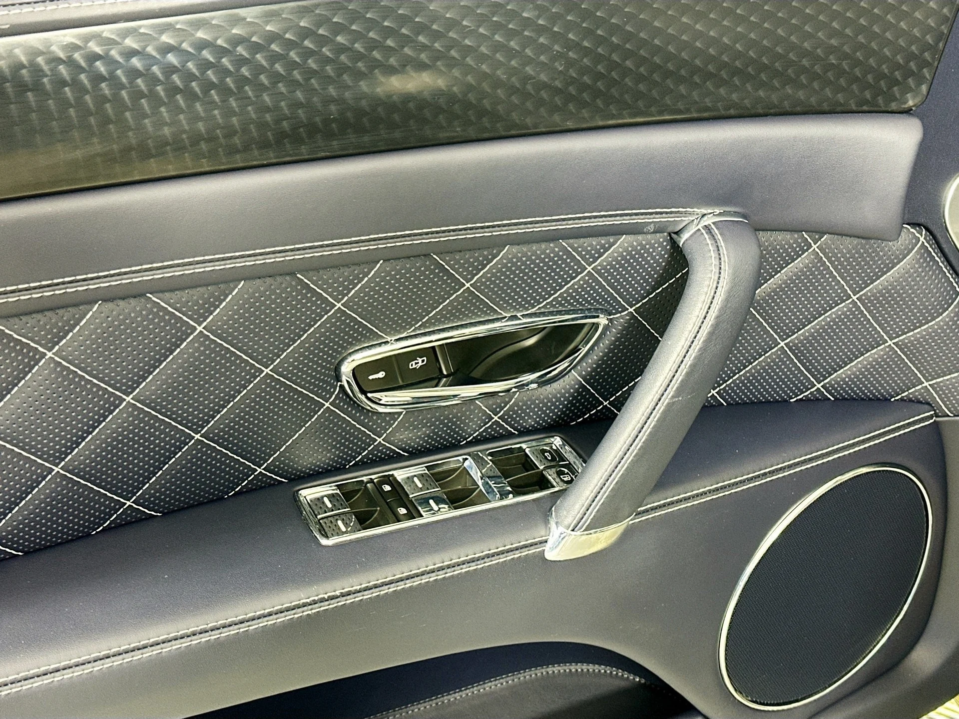 mph017_3080781858_18_3d78557fd9