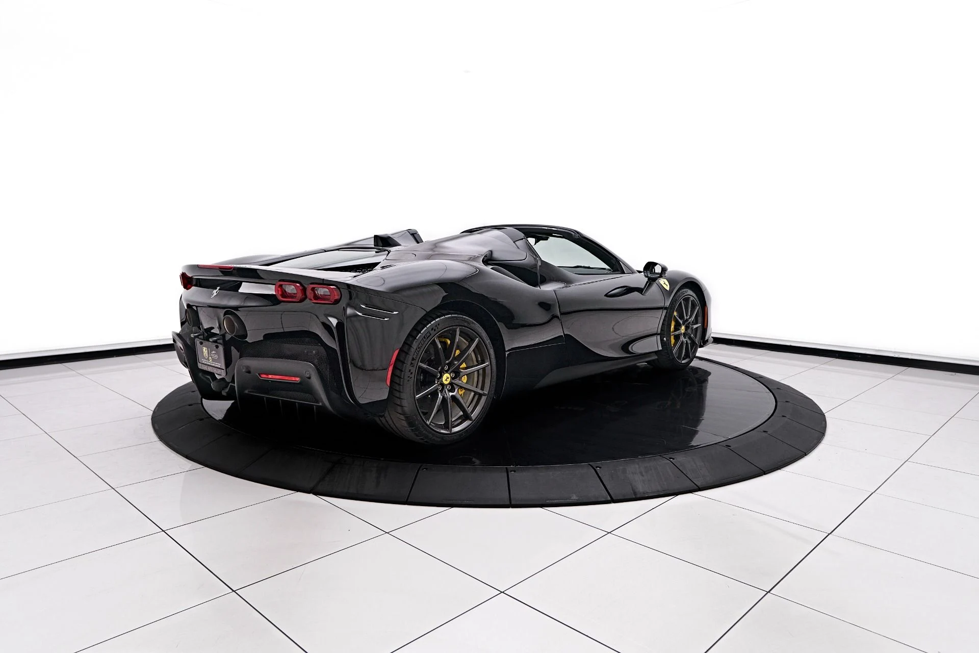 mph017_3083509383_Used_2024_Ferrari_SF_90_Spider_Base_1755223316_8abc18776d