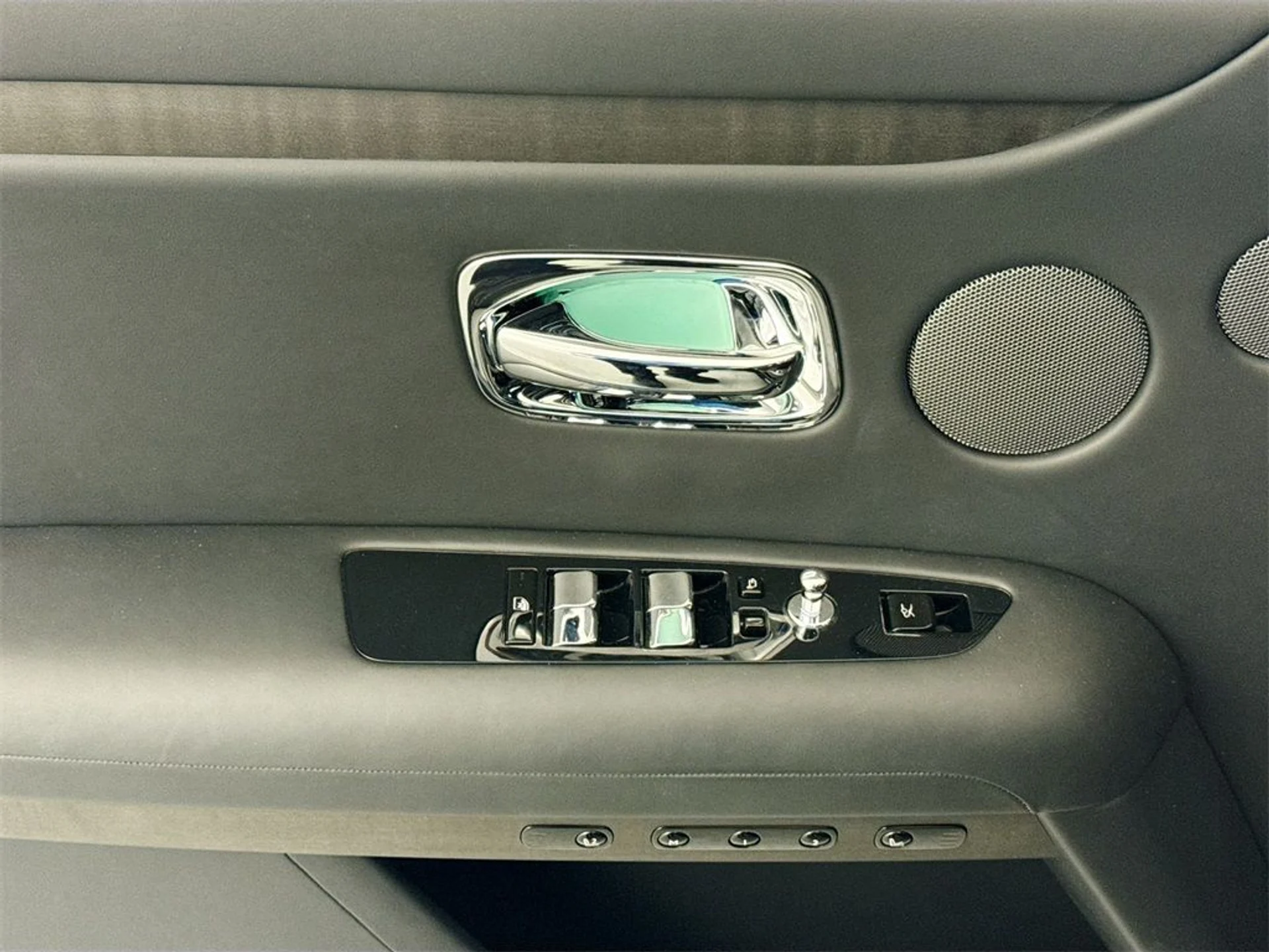 mph017_3086117281_f672b161f328ba1a6fbb86fa246a3eea_229842d200