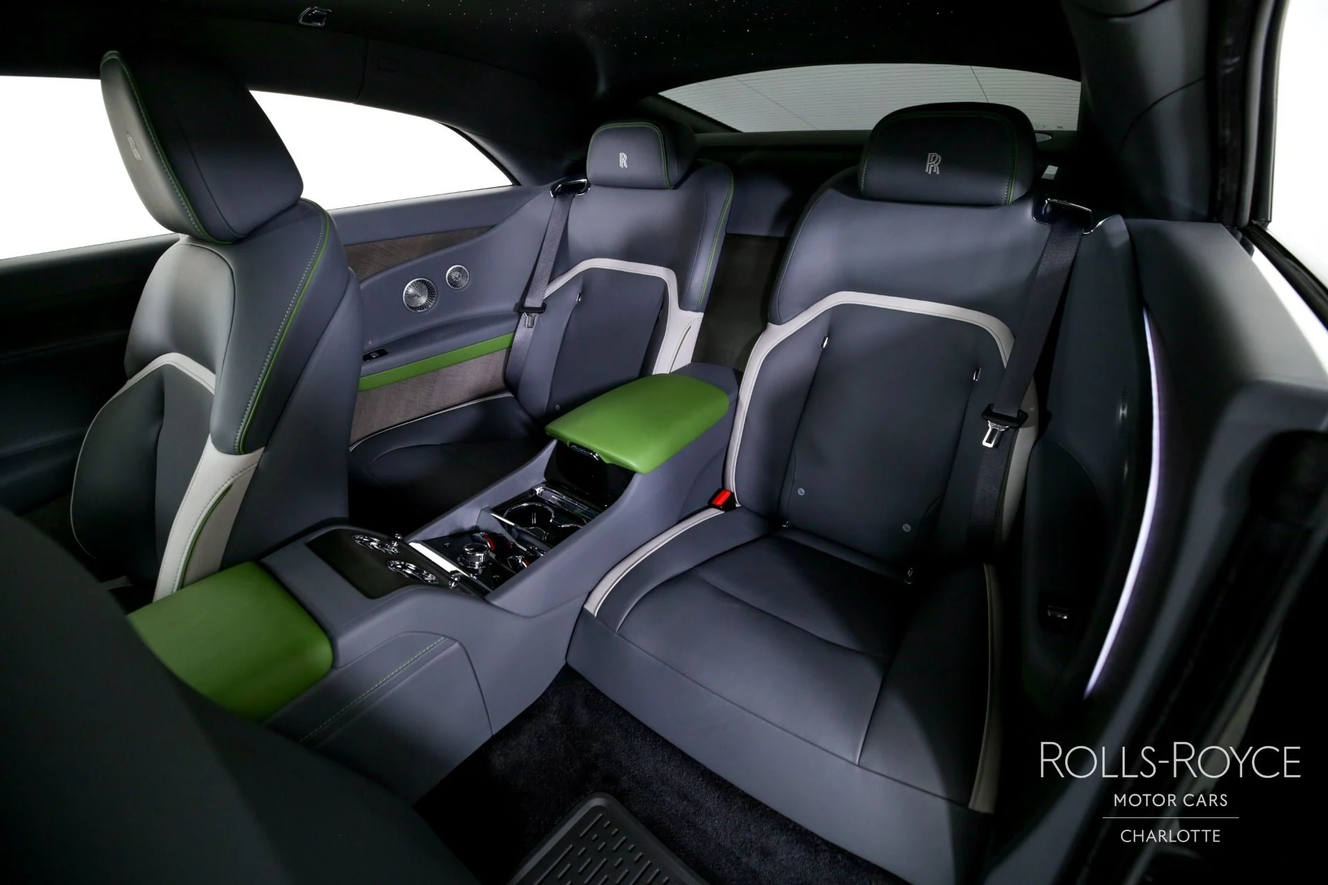 mph017_3095397791_Used_2024_Rolls_Royce_Spectre_1744988373_b4ec070177