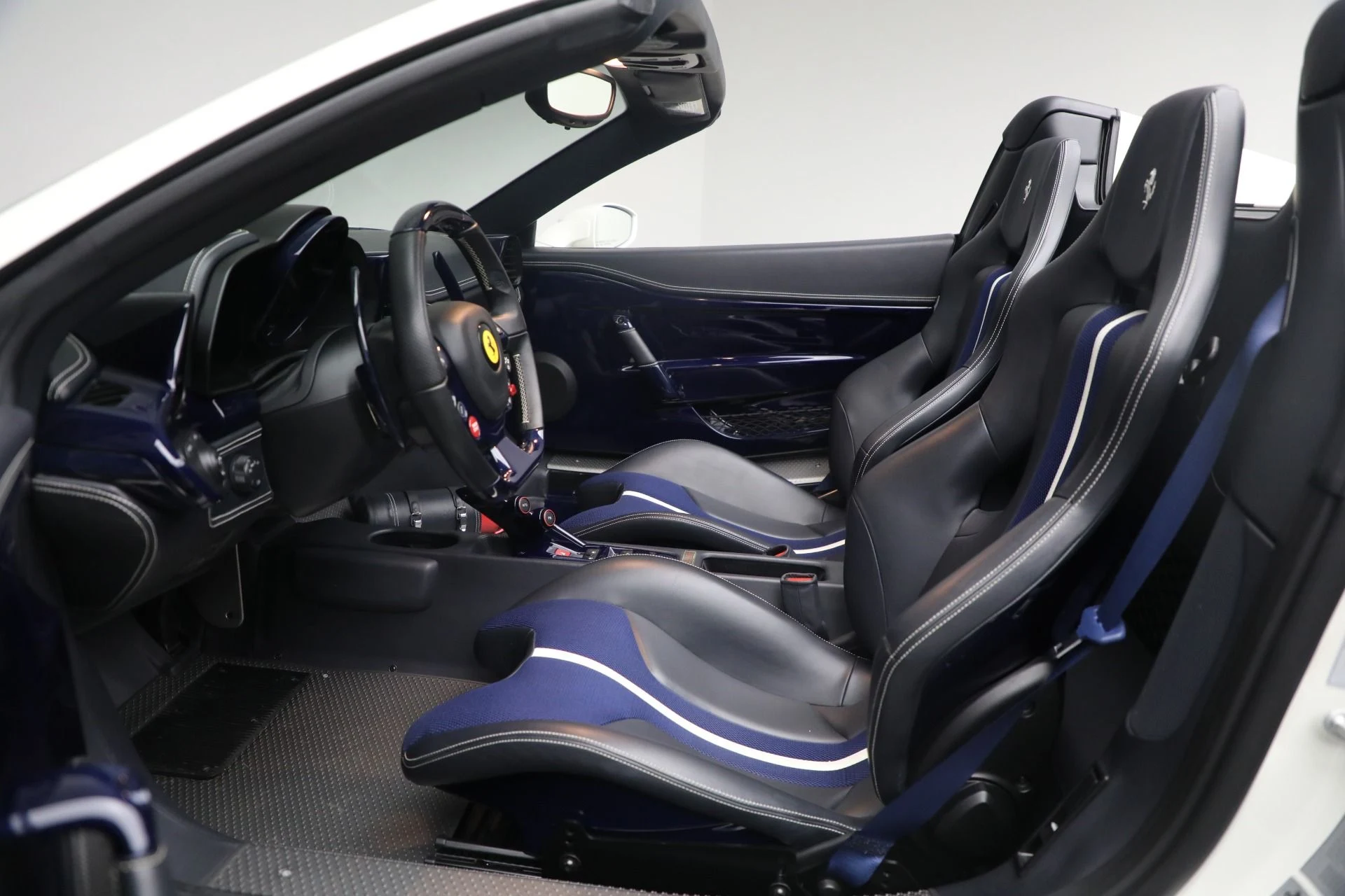 mph017_3097065220_Used_2015_Ferrari_458_Speciale_1738699258_21c39d7d62