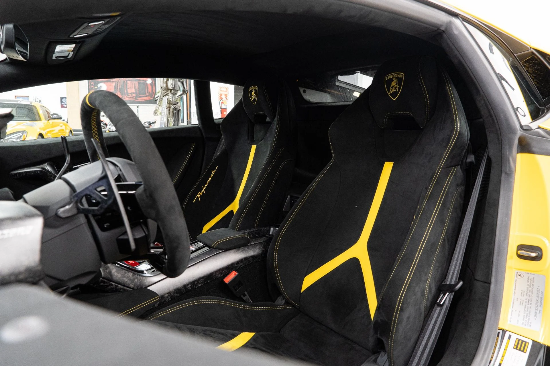 mph017_310043017_Used_2019_Lamborghini_Huracan_LP_640_4_Performante_1764627885_5a5c921b90