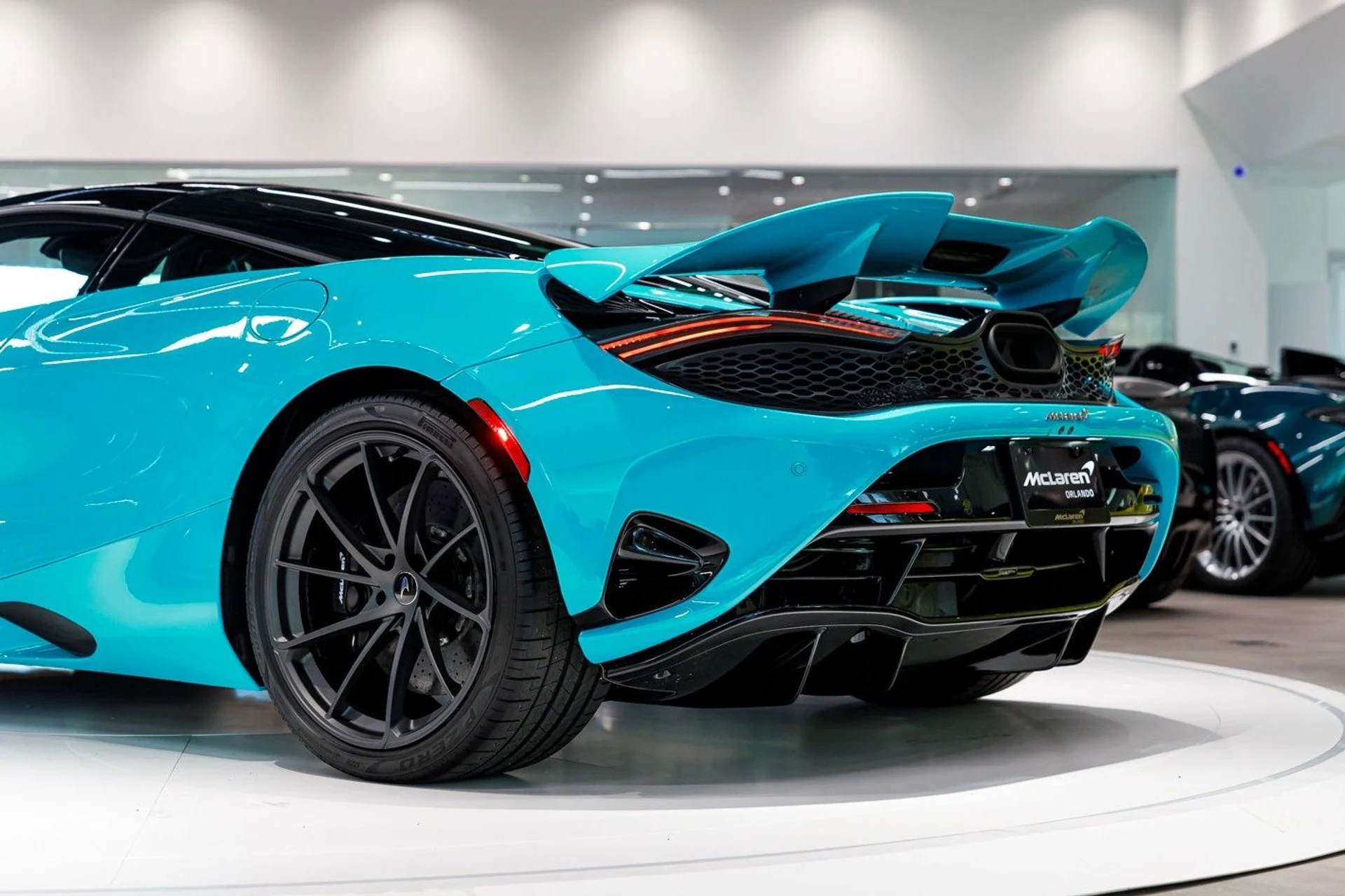 mph017_310280177_605_p18_l_ea1fb13021