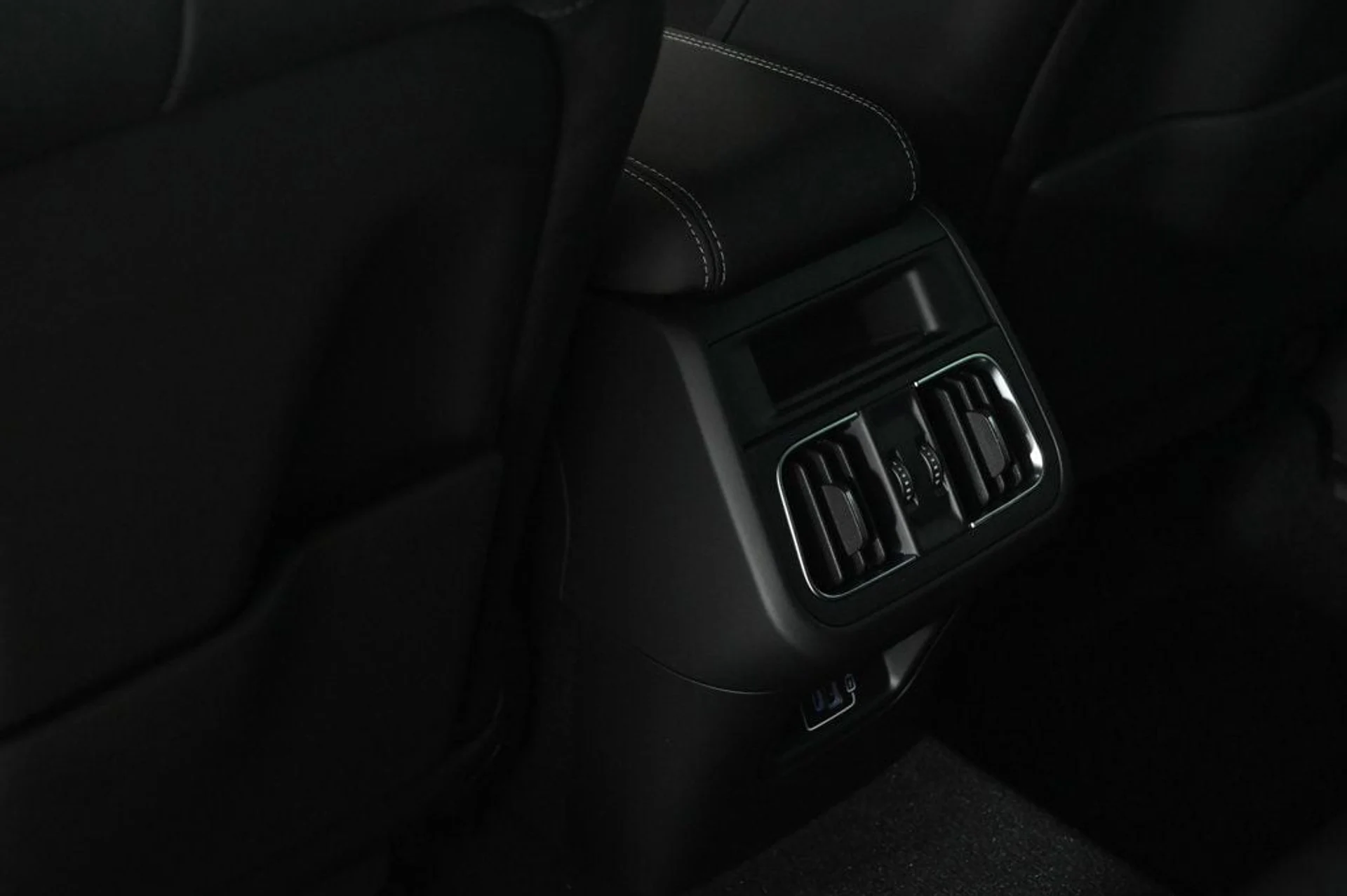 mph017_3112548847_new_2025_maserati_grecale_awd_11350_22882612_17_1024_d2c7316ddd