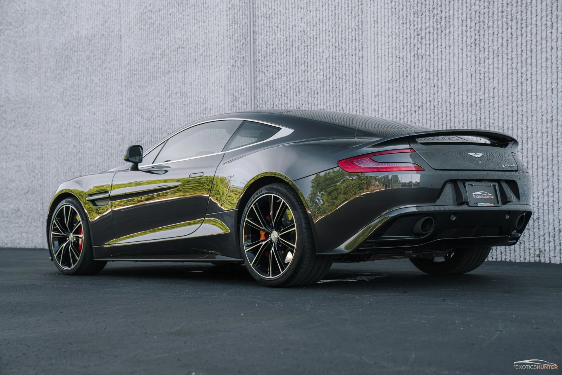 mph017_3114786029_Used_2014_Aston_Martin_Vanquish_Carbon_Everything_1754011458_059da2b726